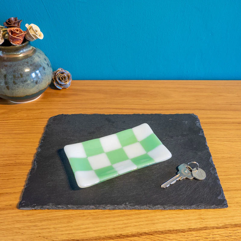 15x8cm Chequered White/Colour Medium Tray - Bullseye Collection - Image 5