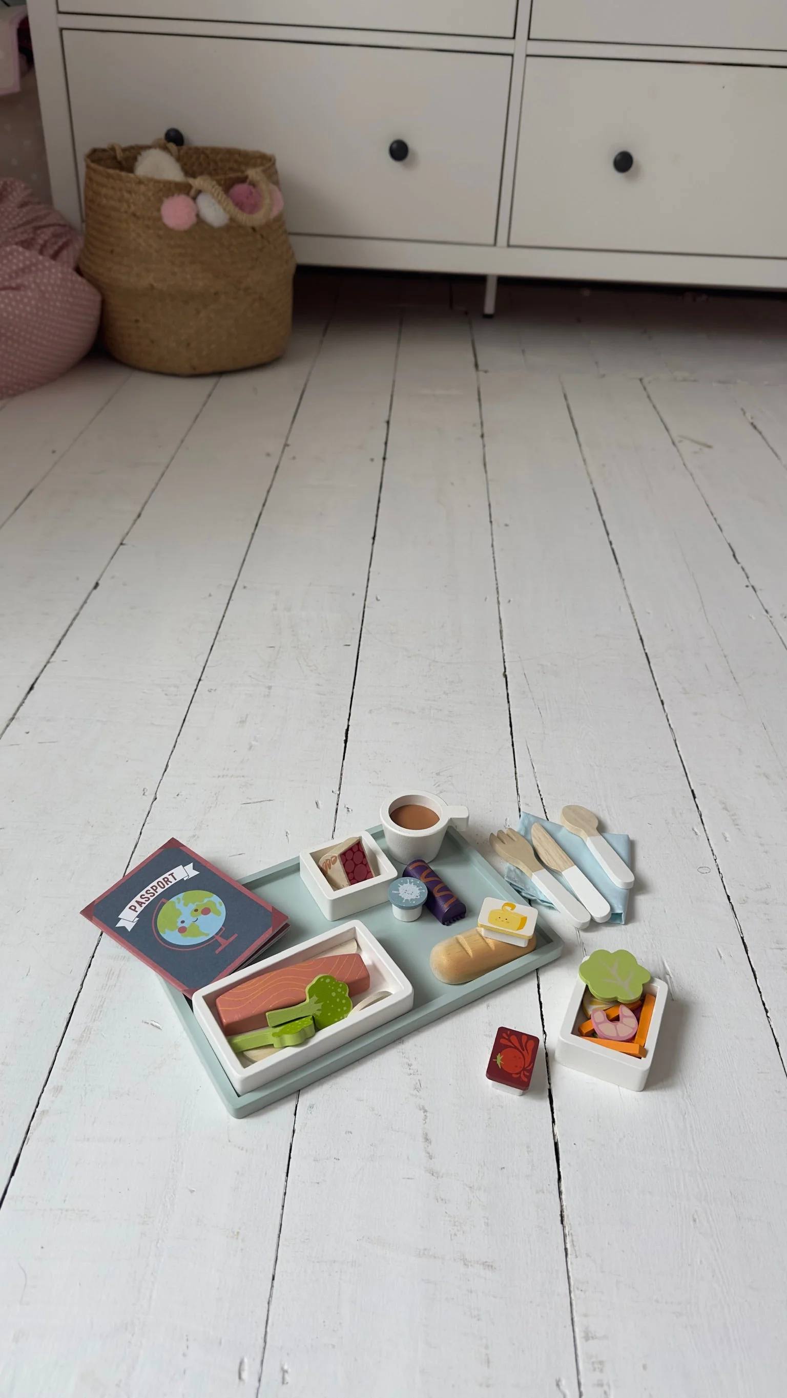 Airline Meal Tray - Image 8