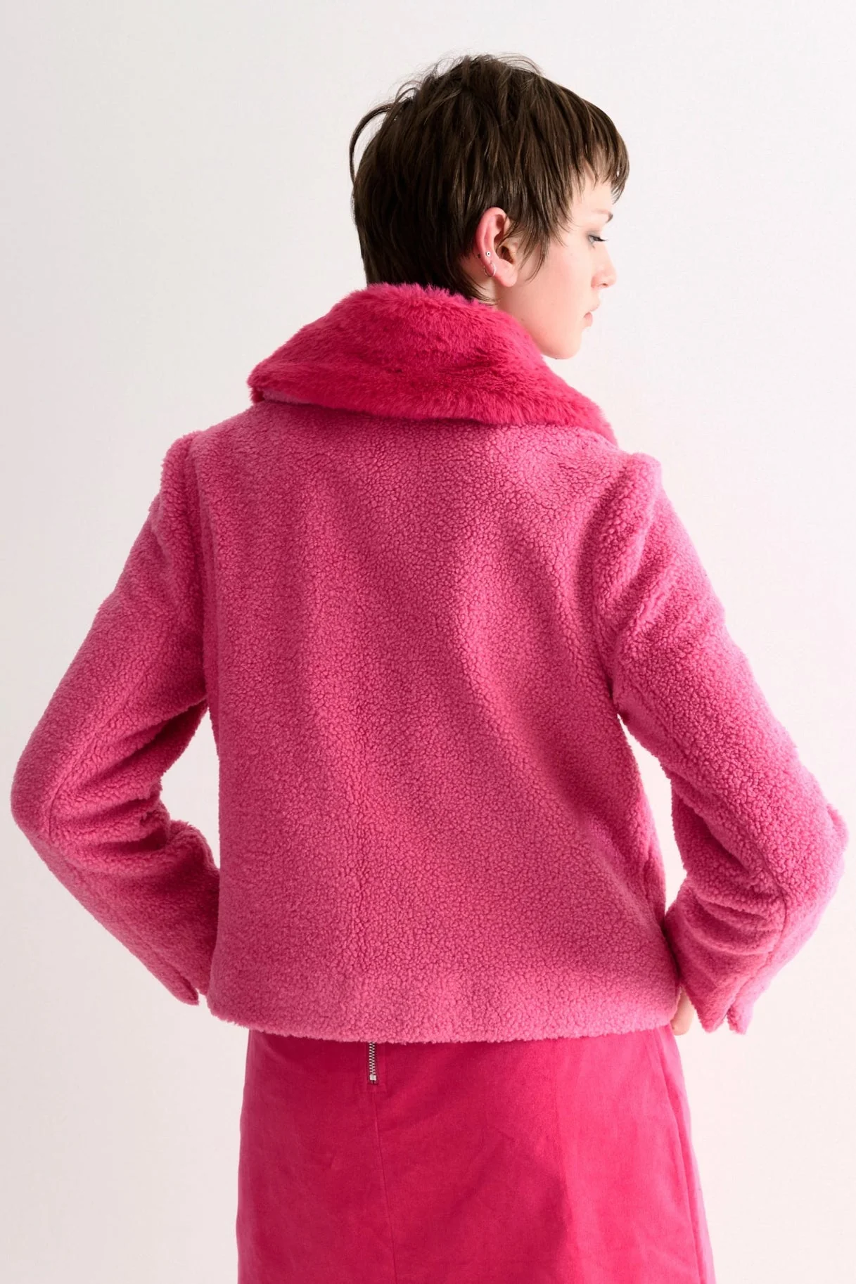 Apple Borg Faux Fur Collar Cropped Jacket – Pink - Image 3