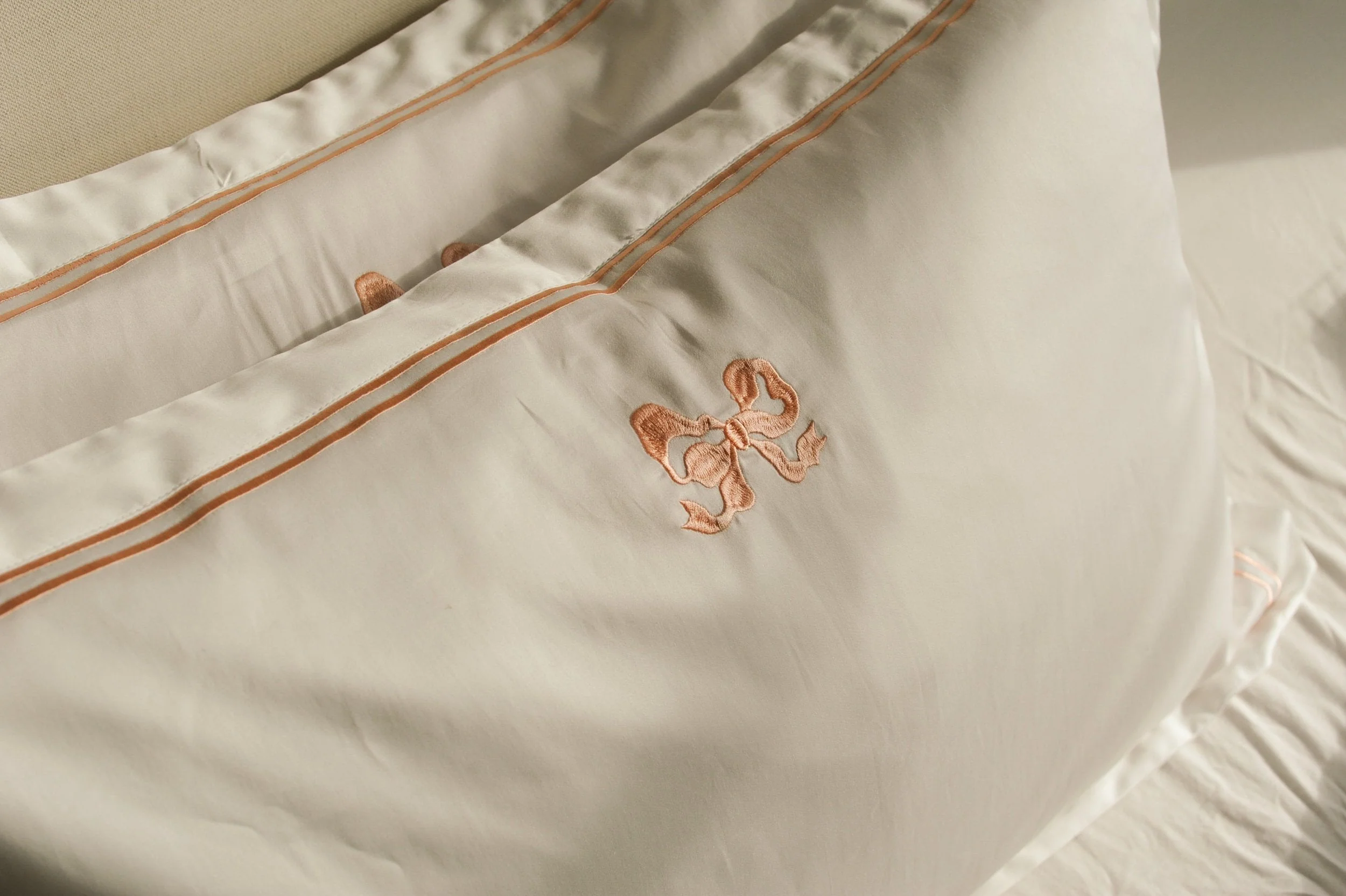 Arabella Bow - Oxford Pillowcase Pair - Image 2