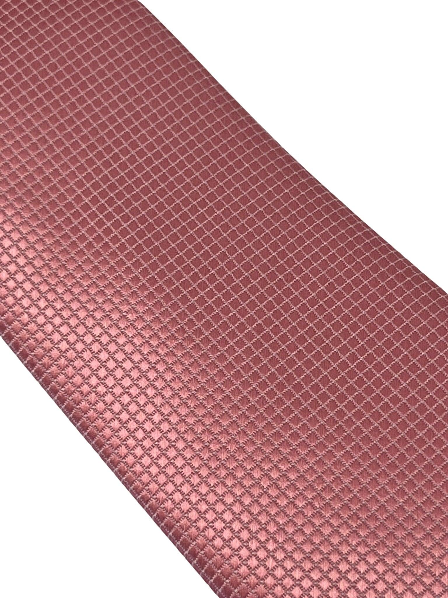 baby light pink tie with subtle squared pattern - Image 3