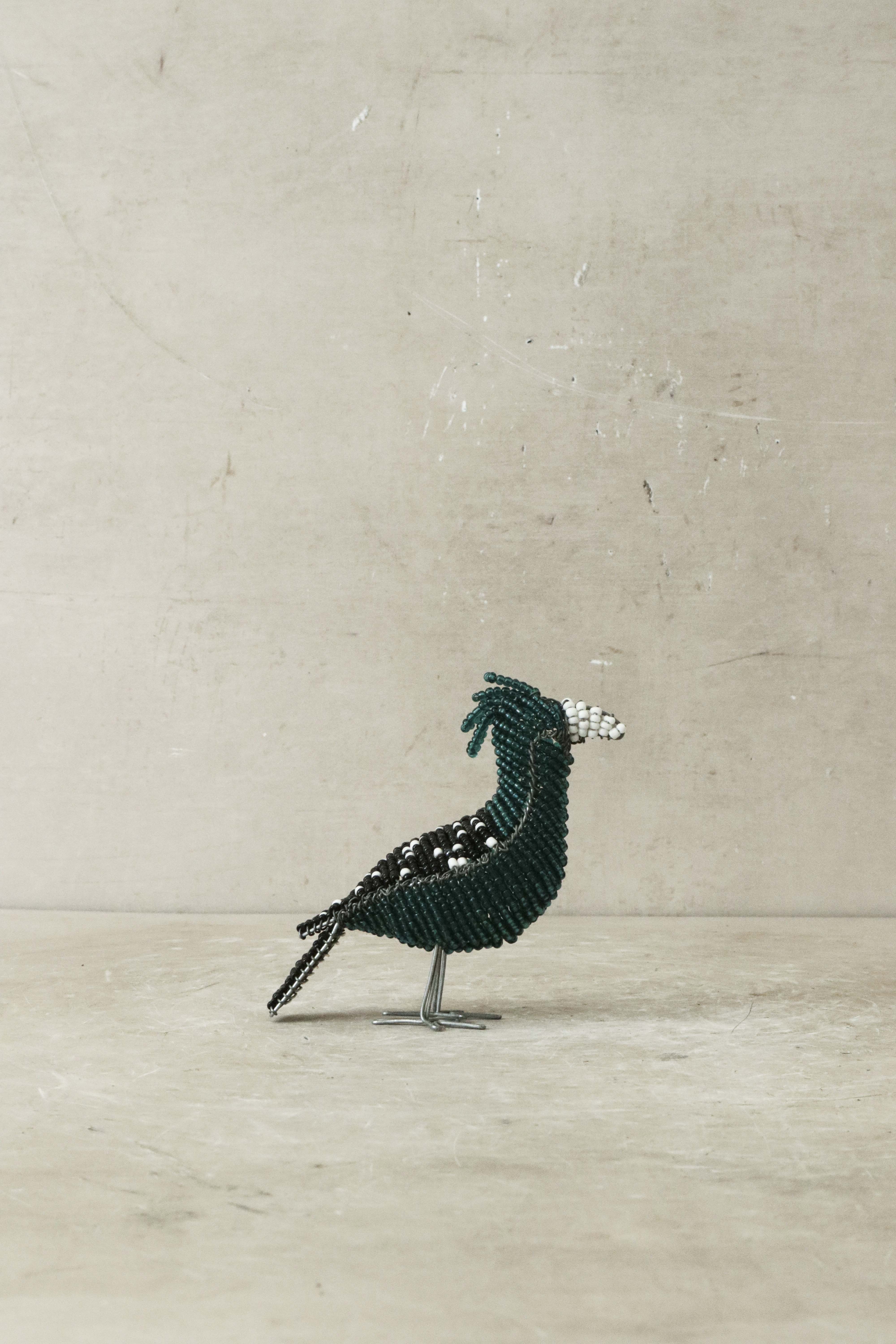 Beaded standing bird - B1