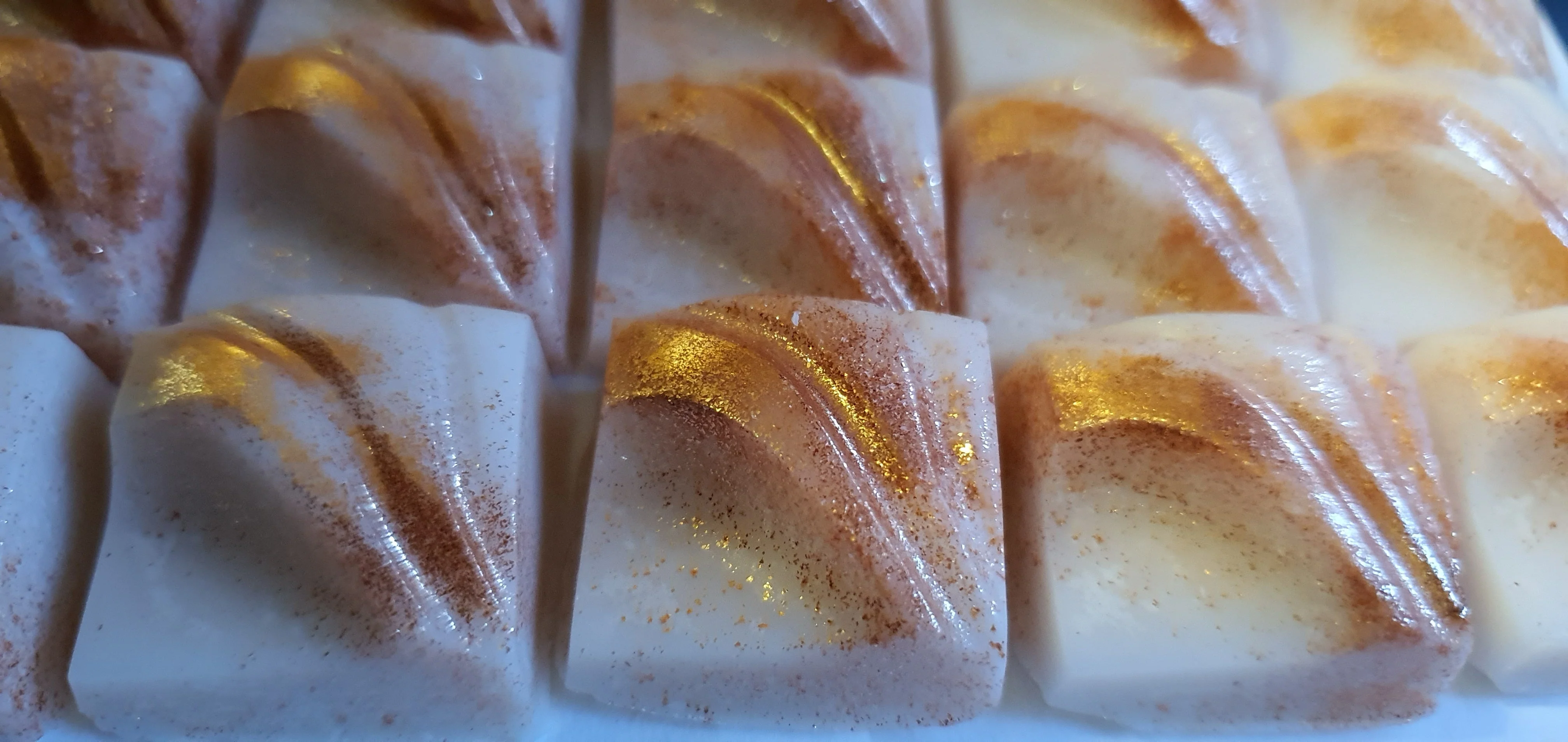 Black Pomegranate - Simple Scents Ambience Mini Square Style Soy Wax Melts - Image 3