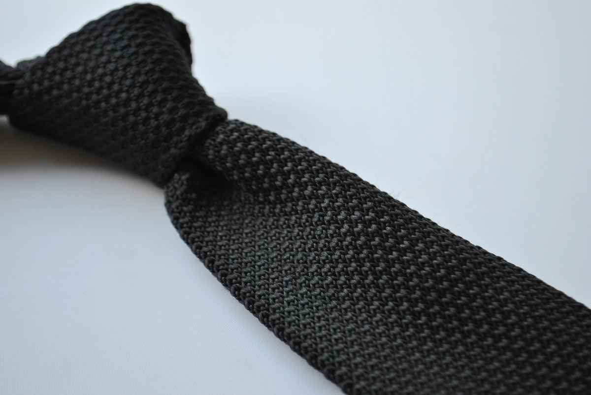 black tie skinny knitted tie with pointed end - Image 2