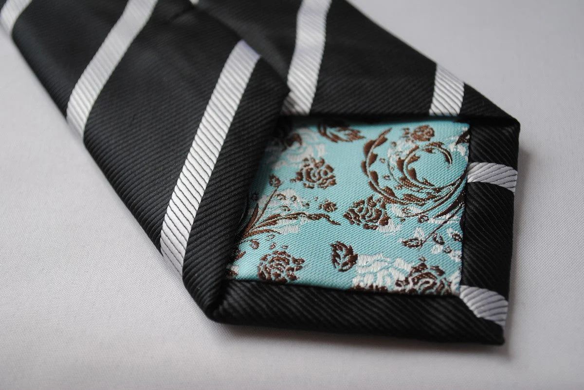black tie with white stripes - Image 3