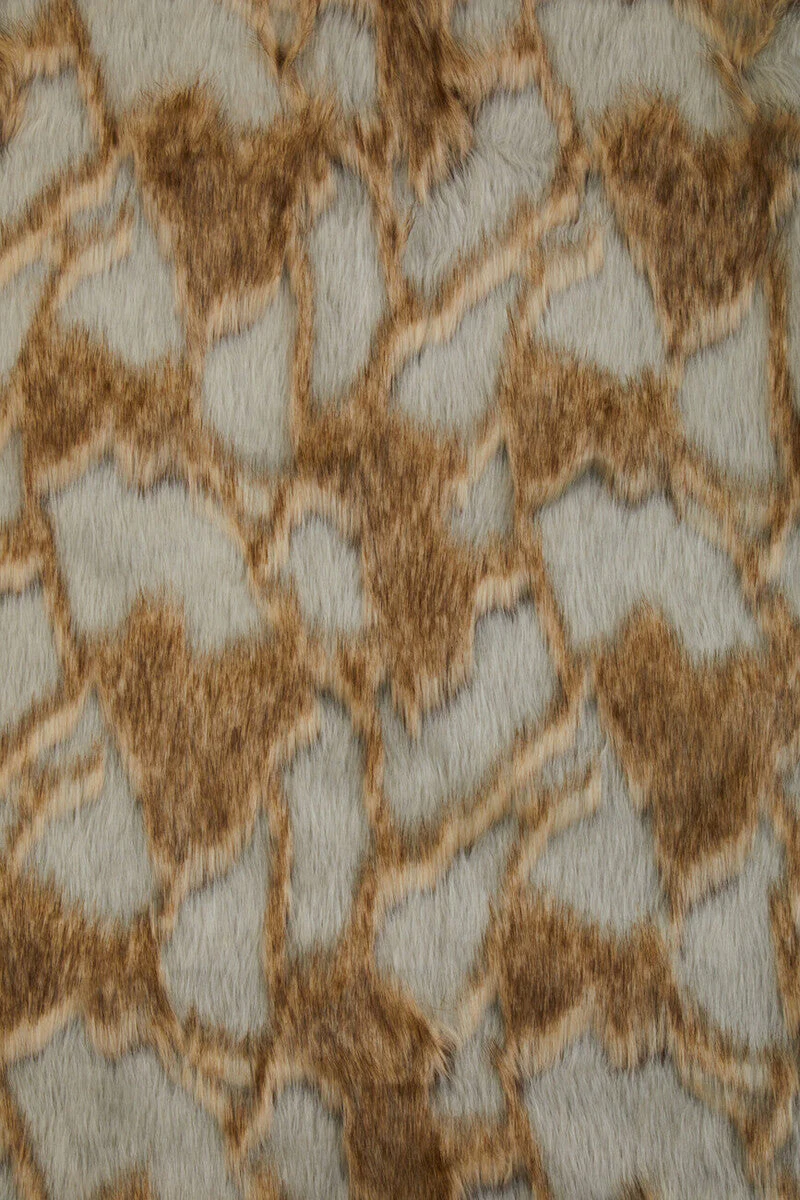 Bosie Lamina Grey And Natural Fur Throw - Image 15