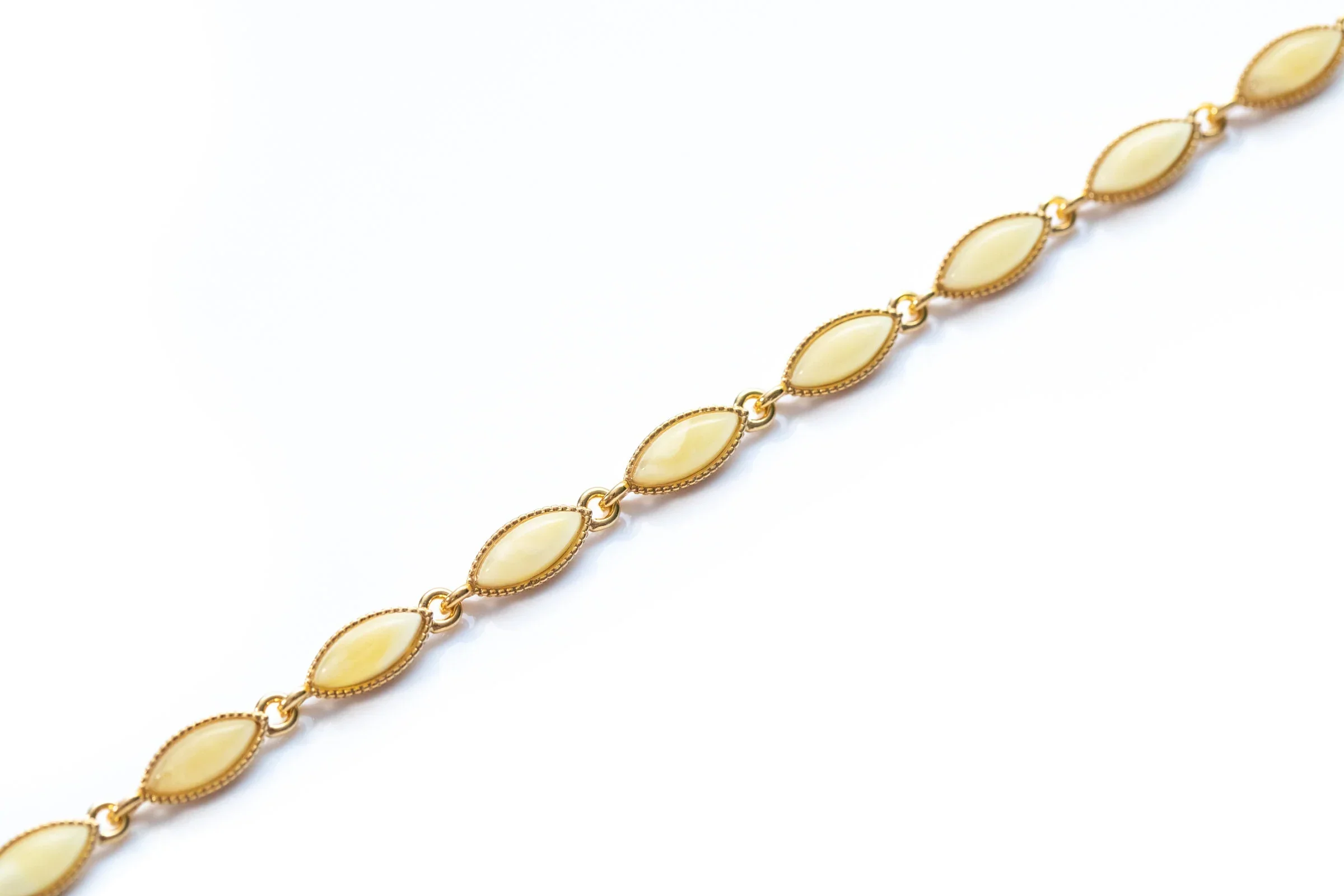 Butterscotch Classic Gold Bracelet - Image 4