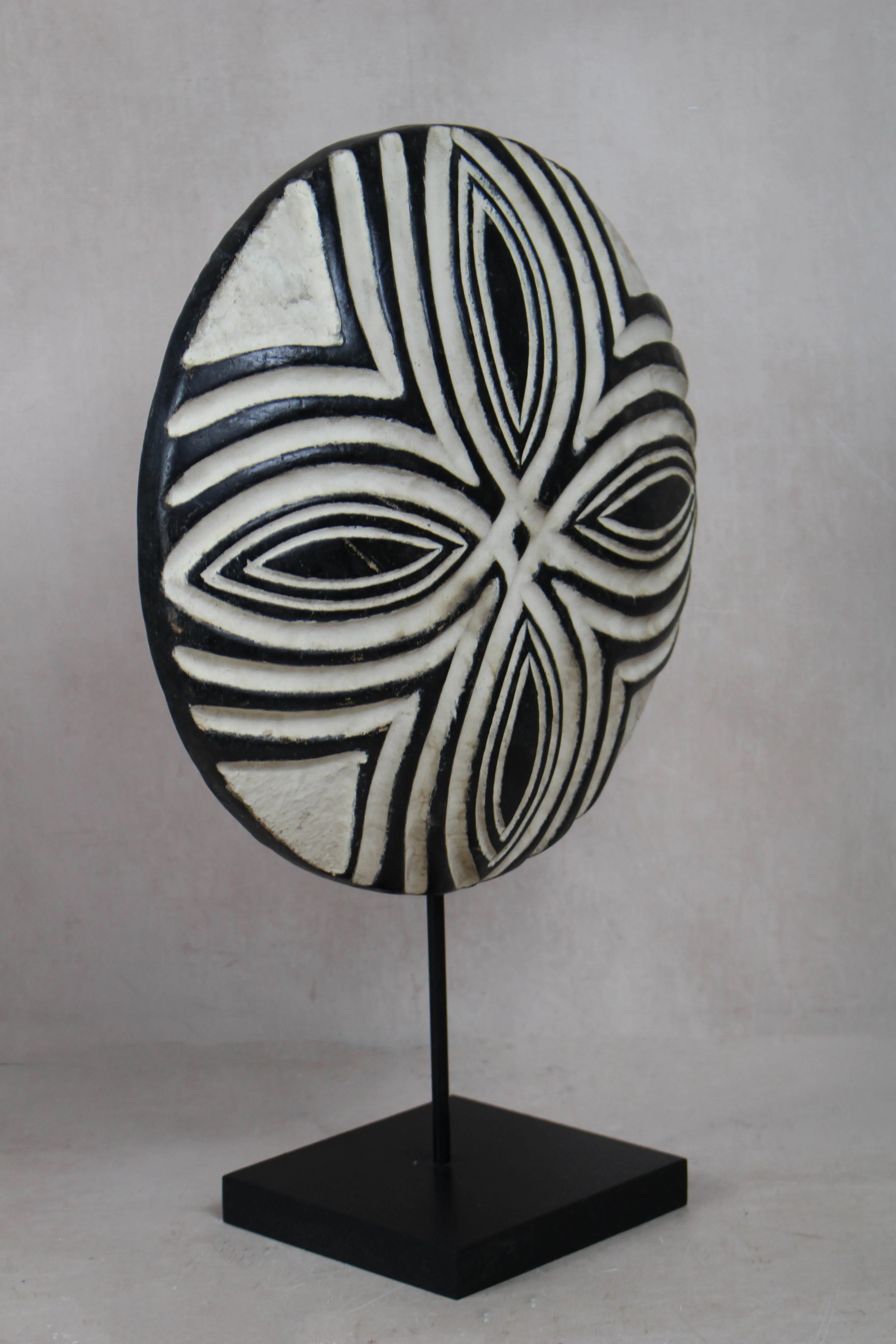 Cameroon Shield Round - 160.5 - Image 3