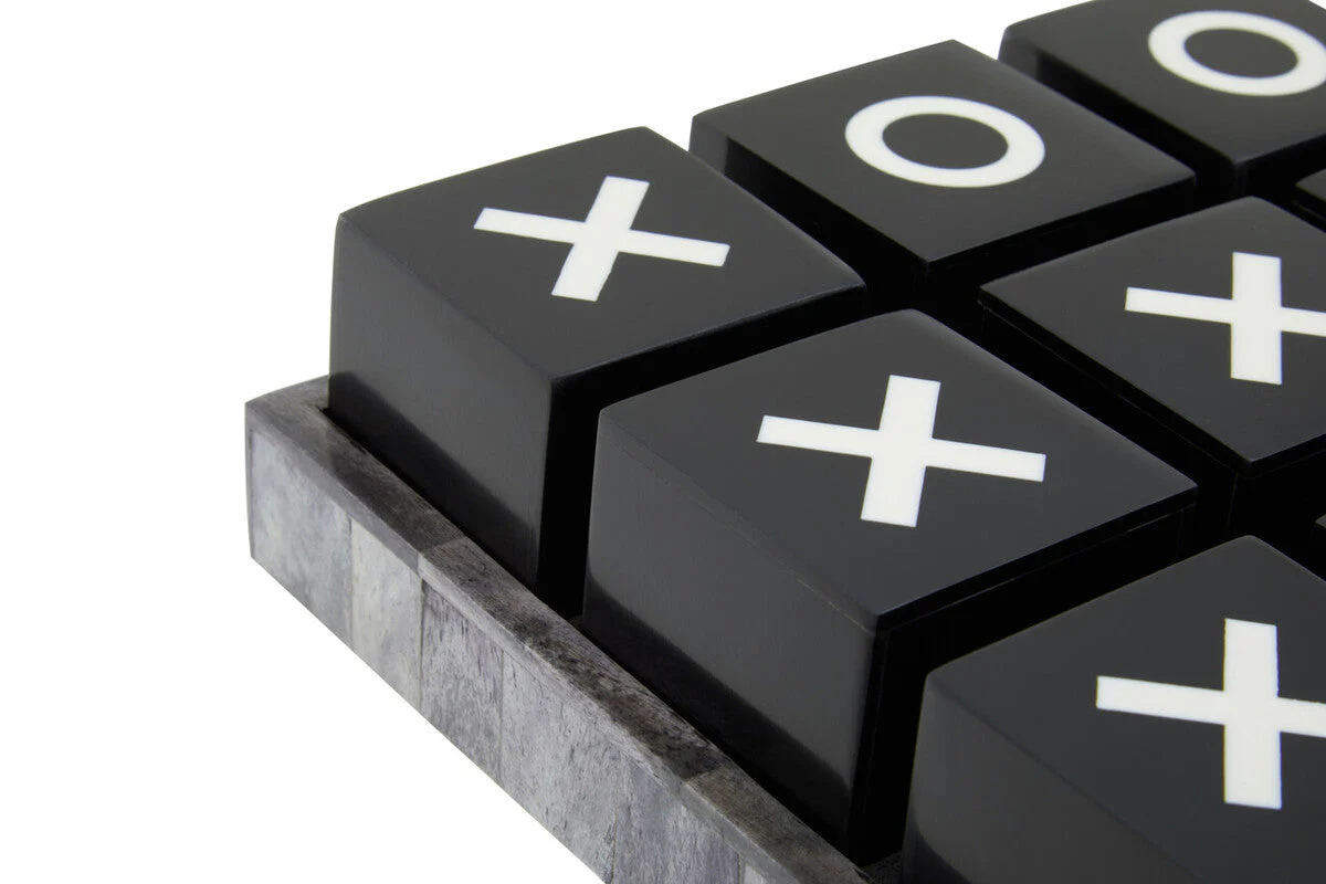 Churchill Games Black and White Noughts and Crosses - Image 4