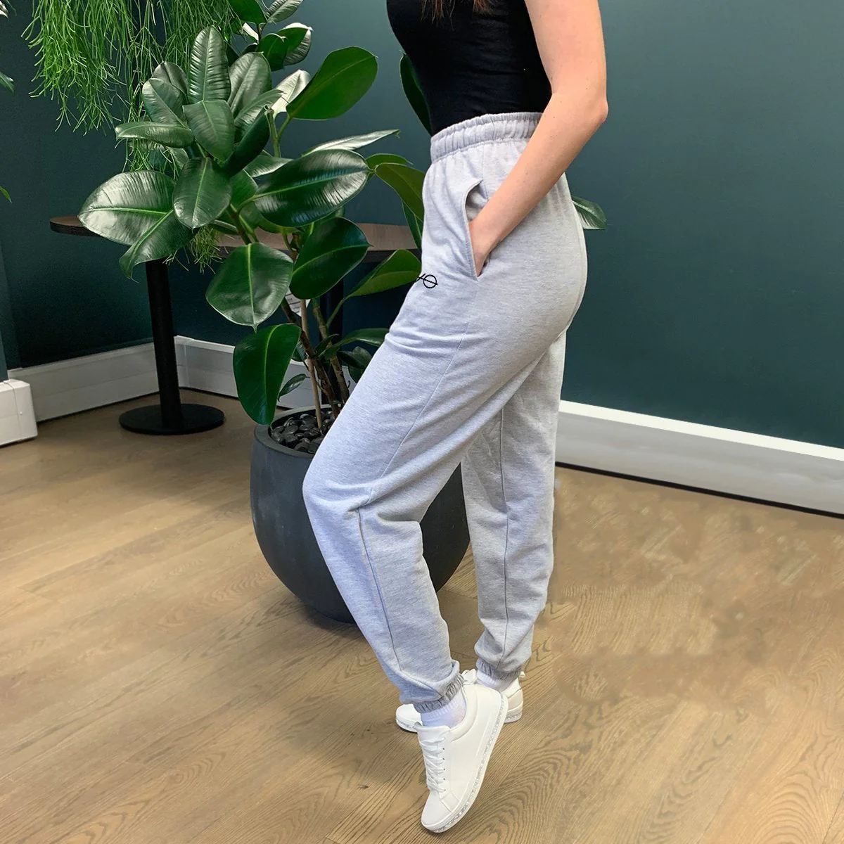 Classic Fit VO Embroidered Joggers (Unisex) - Image 6