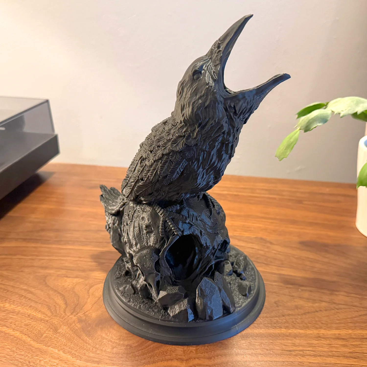 Crow Dice Tower: Soar Your Rolls to Victory! - Image 2