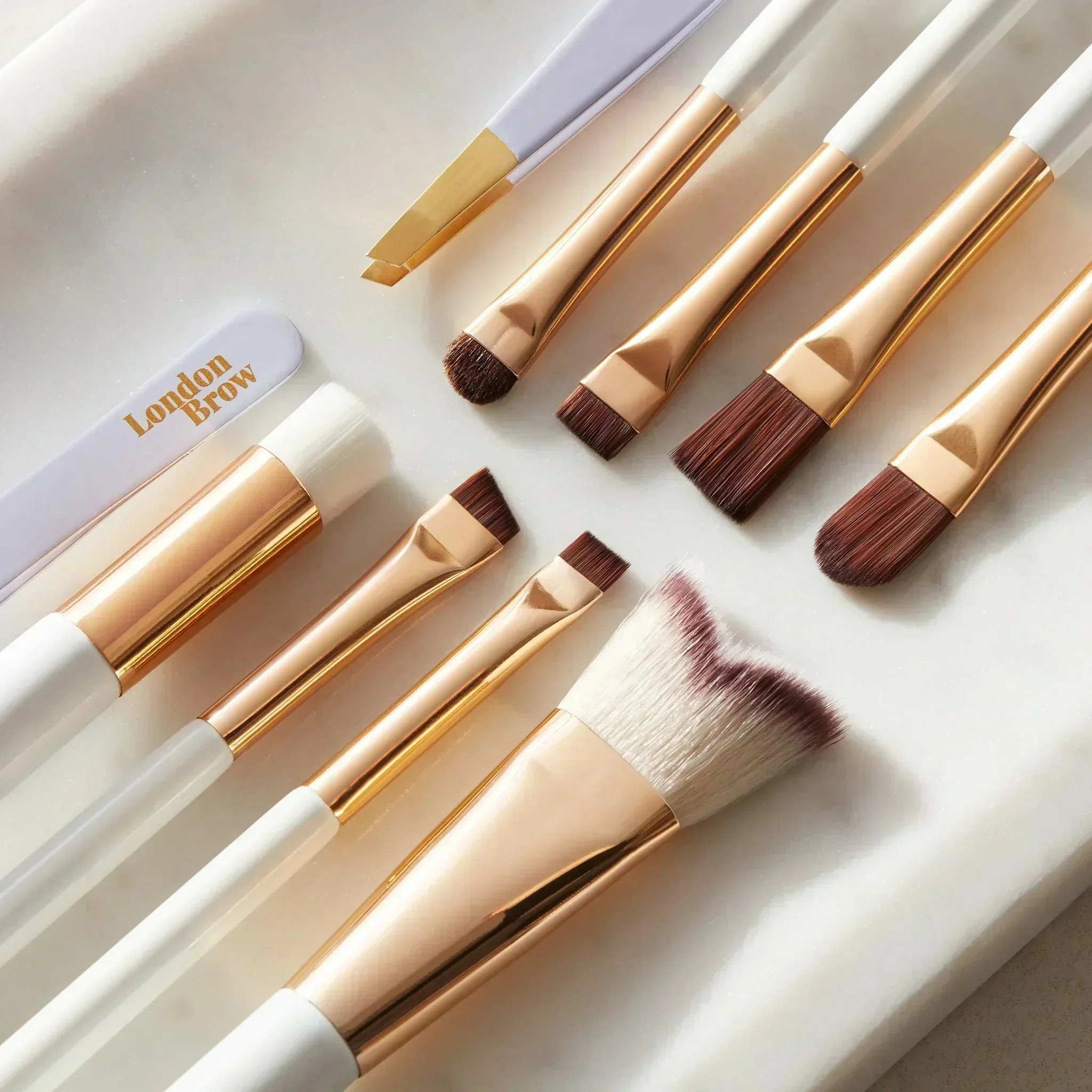 Curved Brow & Lash Cleansing Brush - MUA No. 10 - Image 4
