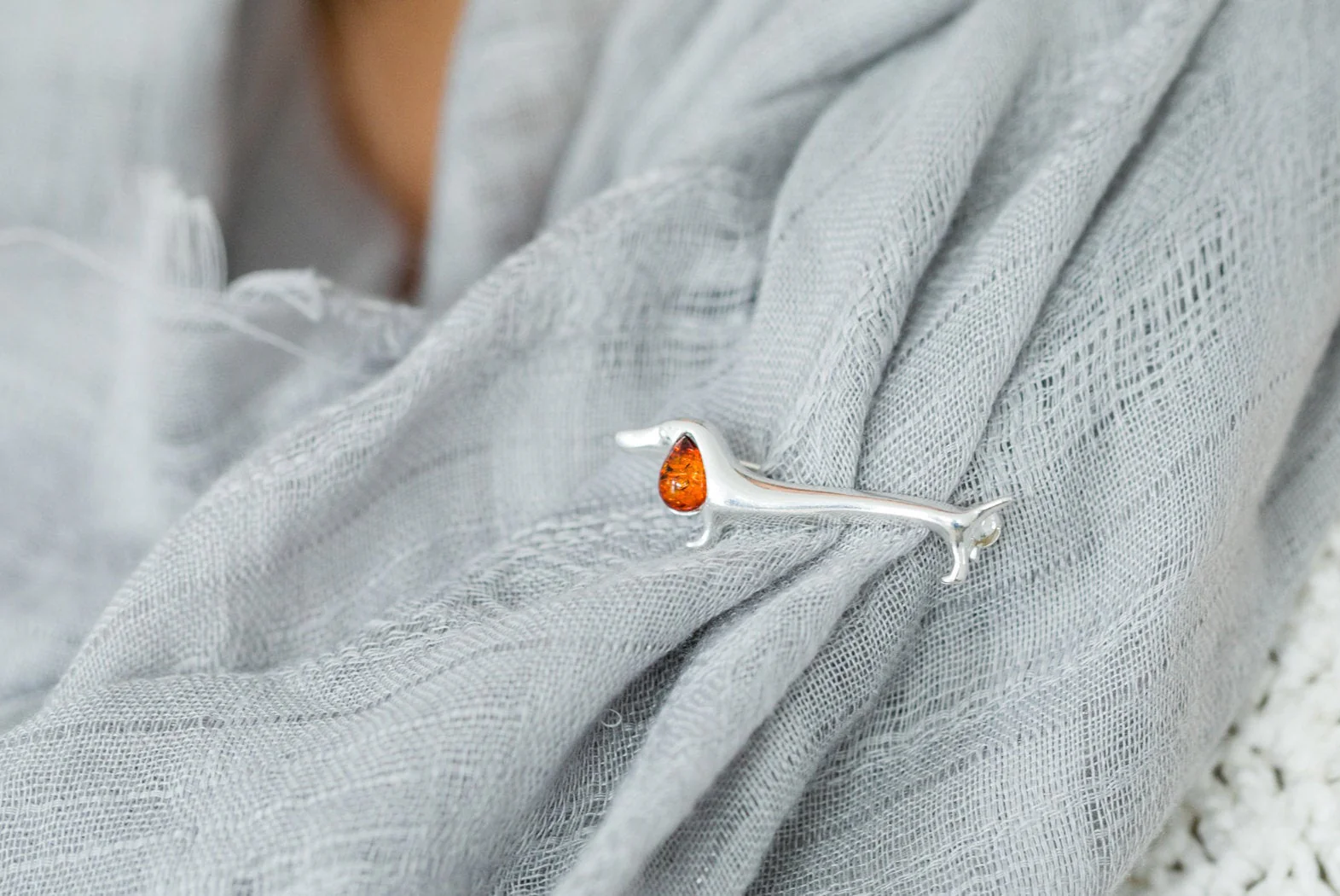 Dachshund Amber Dog Brooch - Image 2