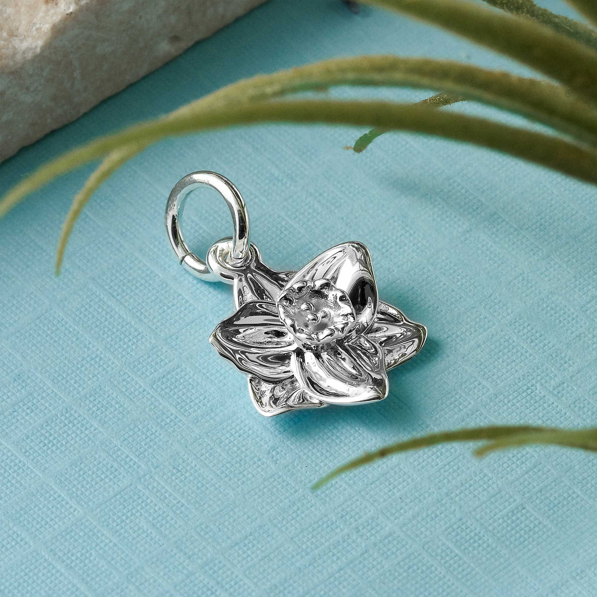 Daffodil Flower Silver Charm - Image 4