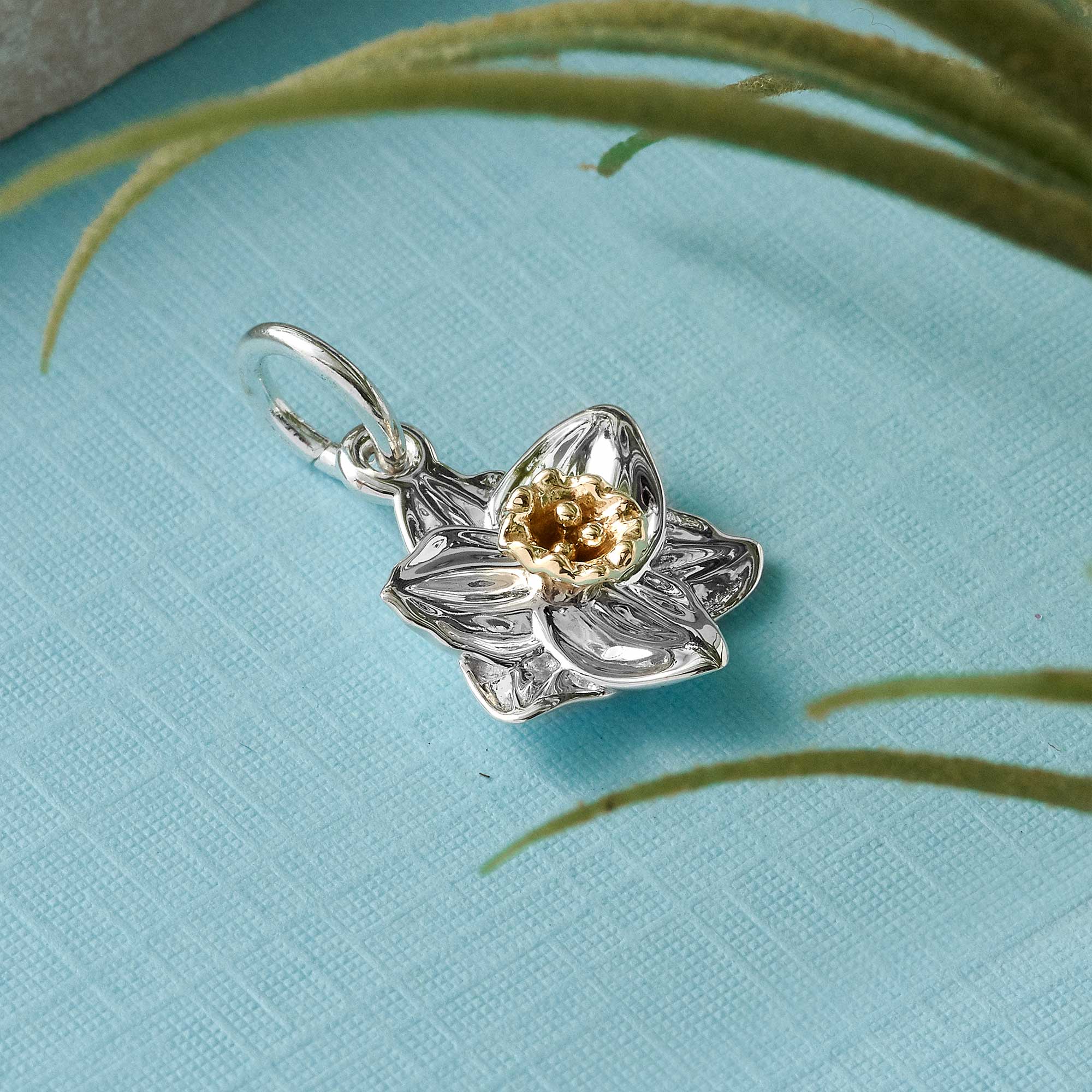 Daffodil Flower Silver & Solid Gold Charm - Image 7