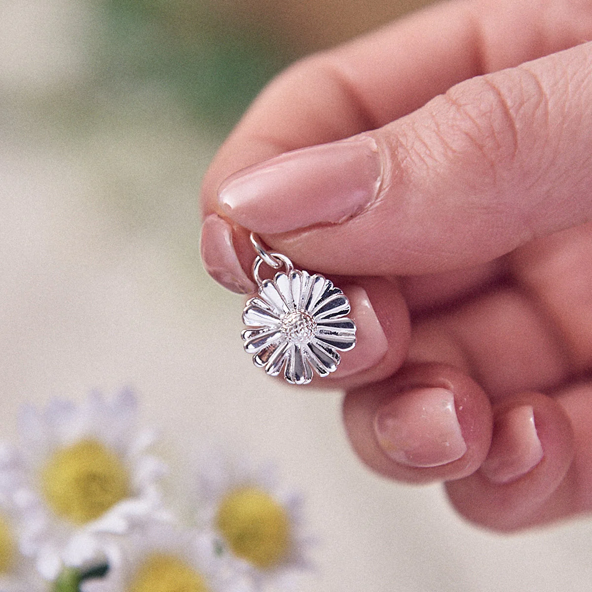 Daisy Flower Silver Charm - Image 3
