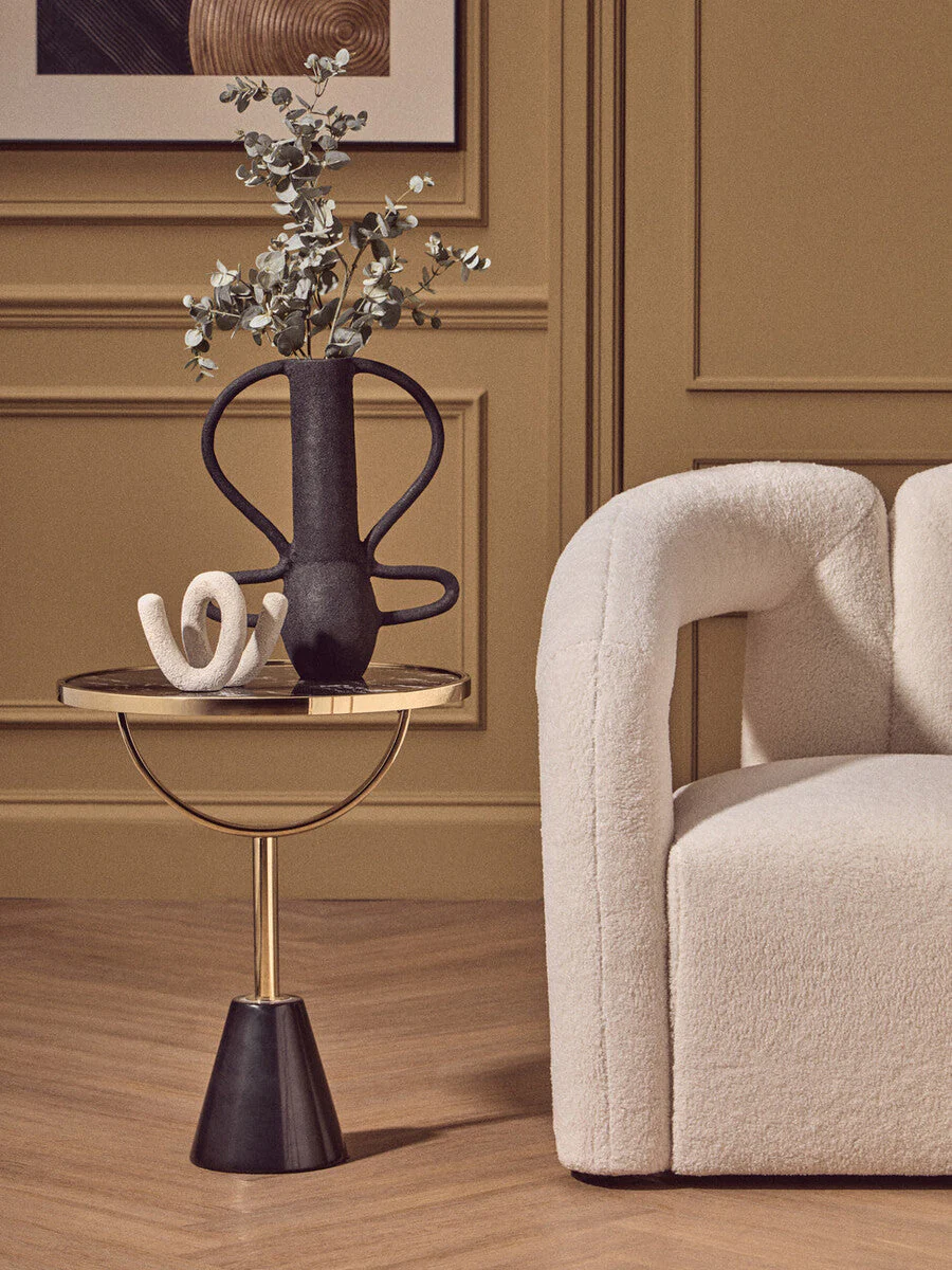 Deriva Large Textured Black Vase - Image 3