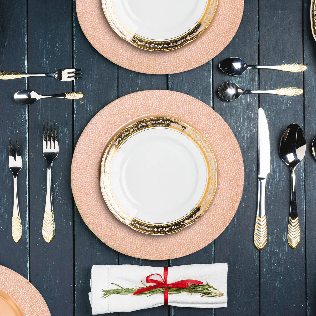 Dia Rose Gold Pebble Effect Charger Plate - Image 7