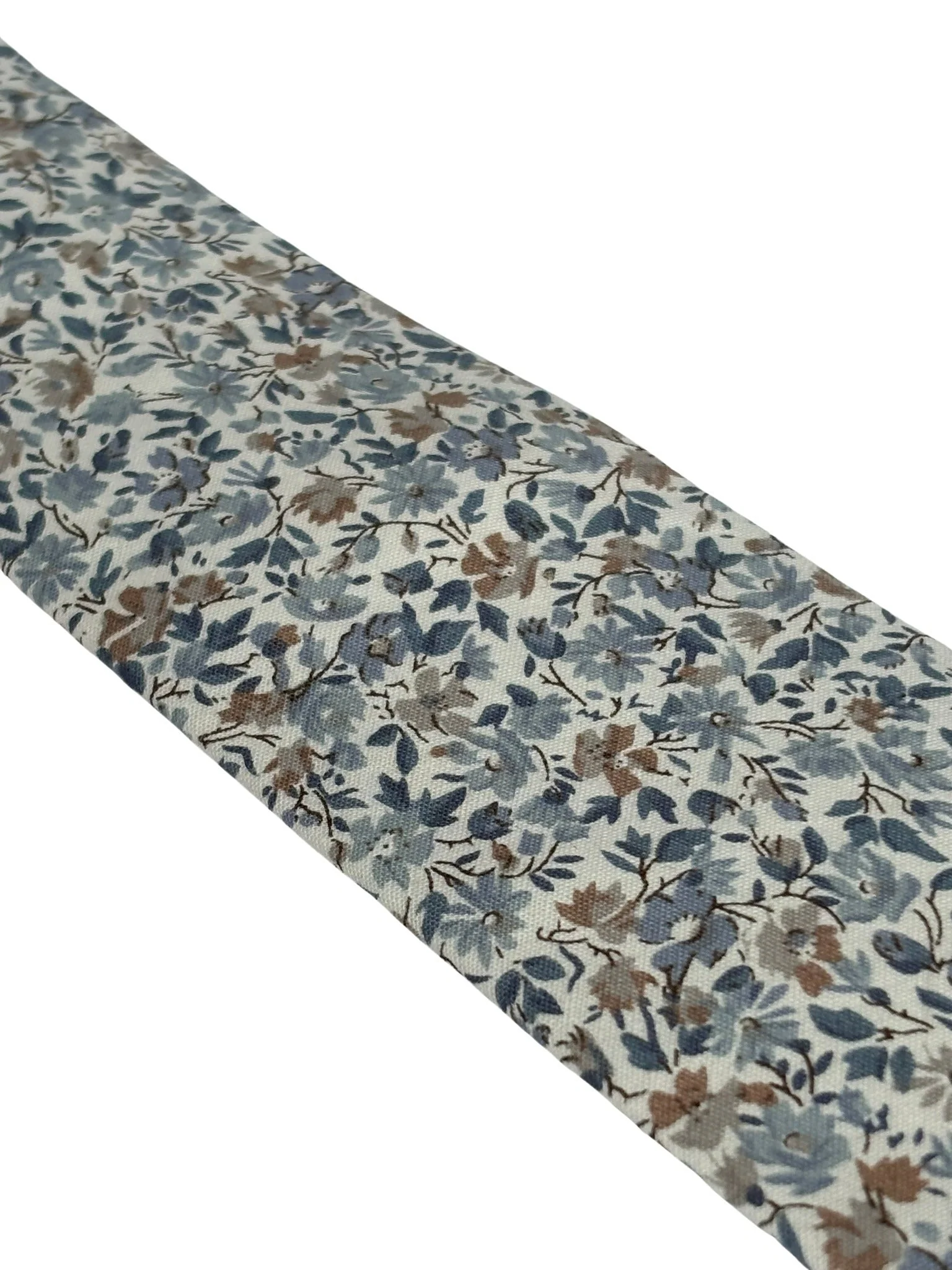 dusky blue English wildflower design cotton tie - Image 2