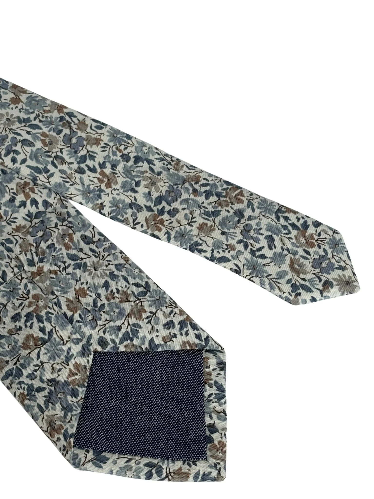 dusky blue English wildflower design cotton tie - Image 4