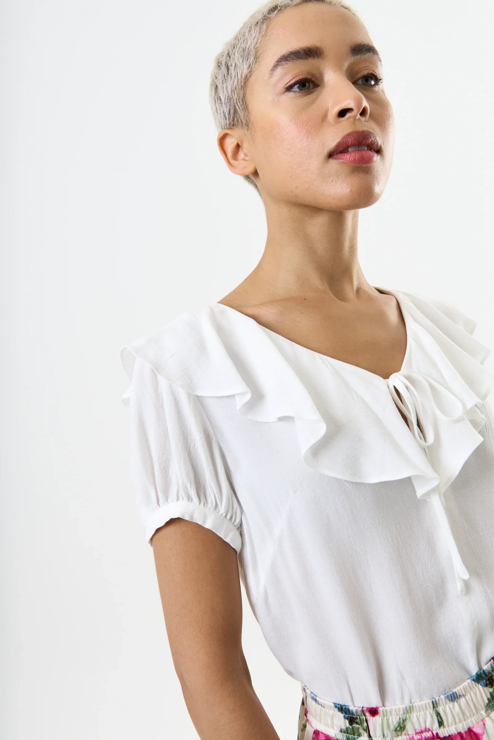 Eloise Moss Crepe Frill Collar Blouse - Off White - Image 4
