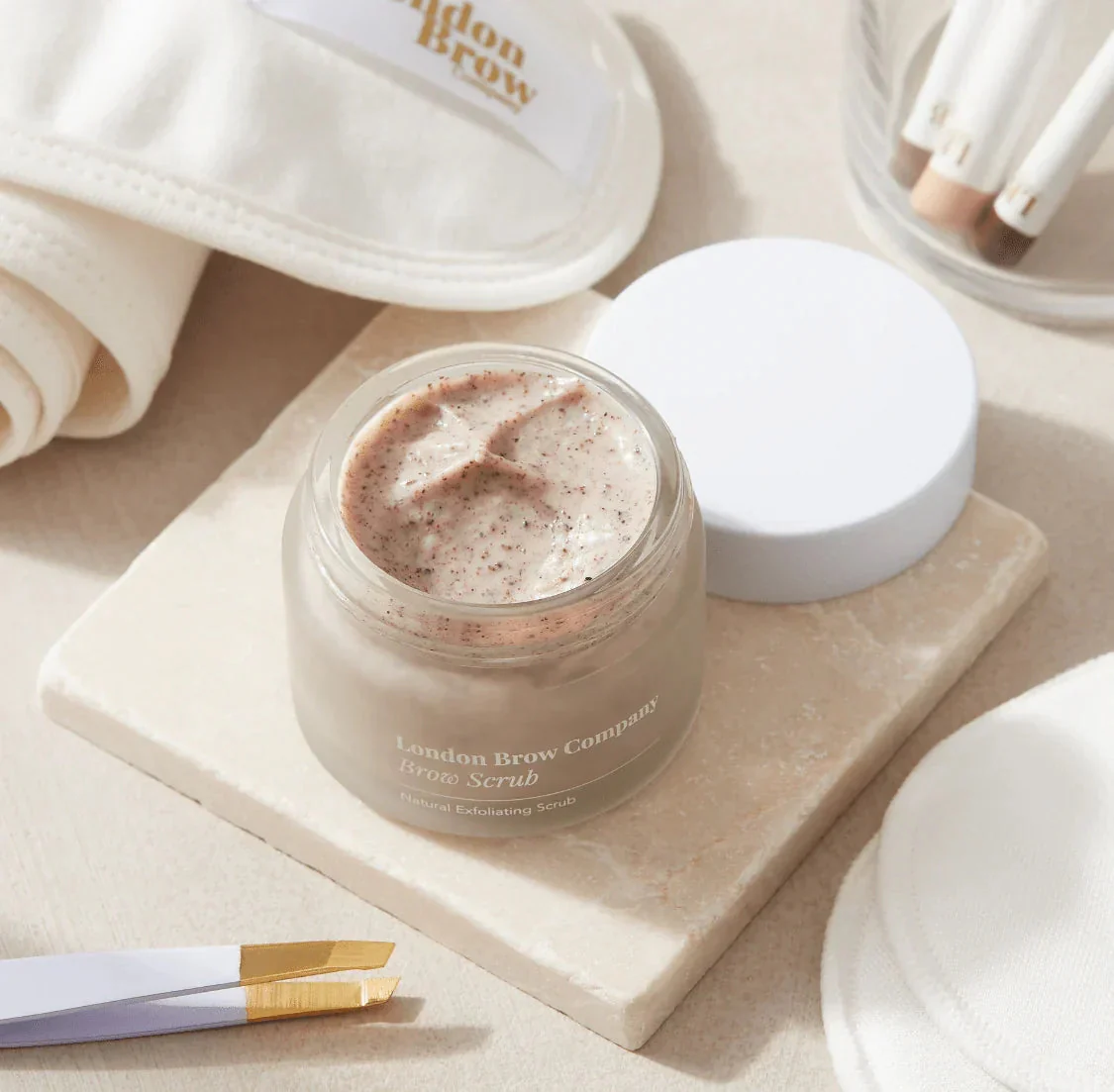 Exfoliating Brow Scrub – Natural Pre-Treatment for Henna & Tint - Image 4