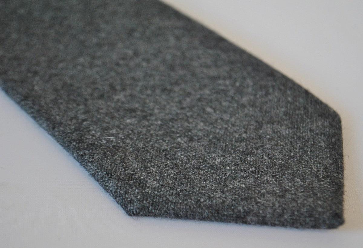 Extra long plain dark grey wool tie - Image 4