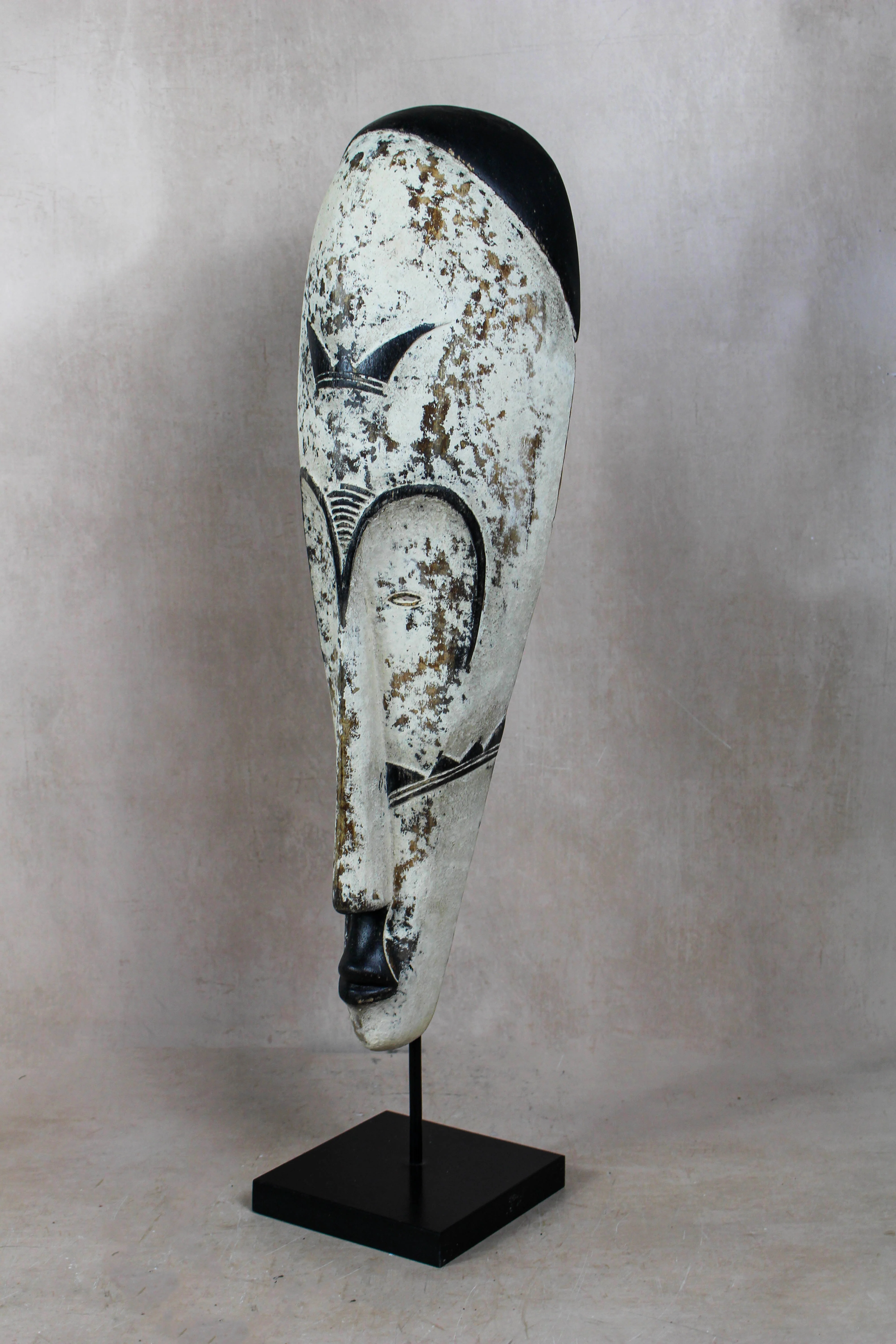 Fang Mask - Large - 247.1 - Image 2