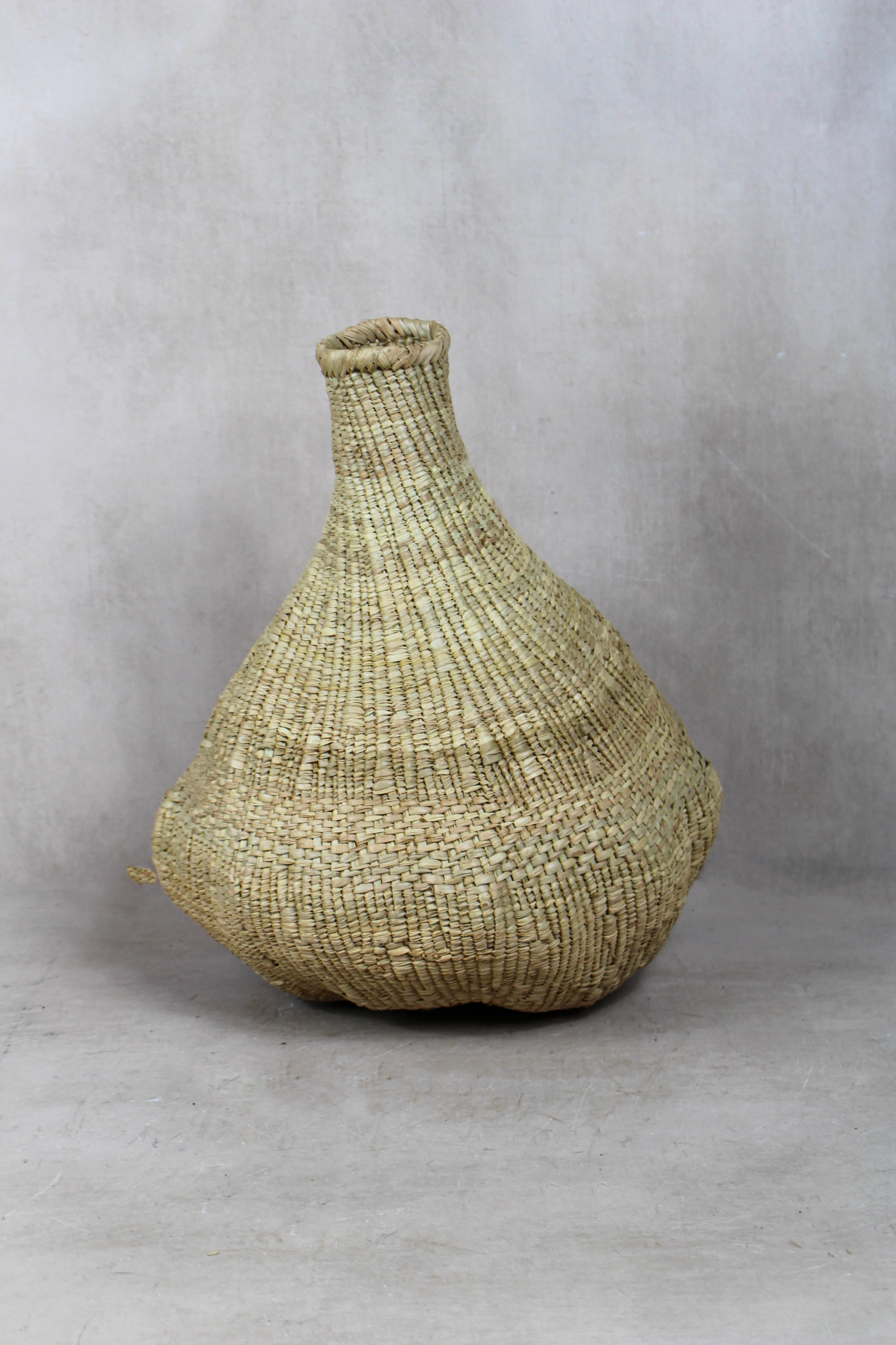Garlic Gourd woven basket - Zimbabwe - 18.10
