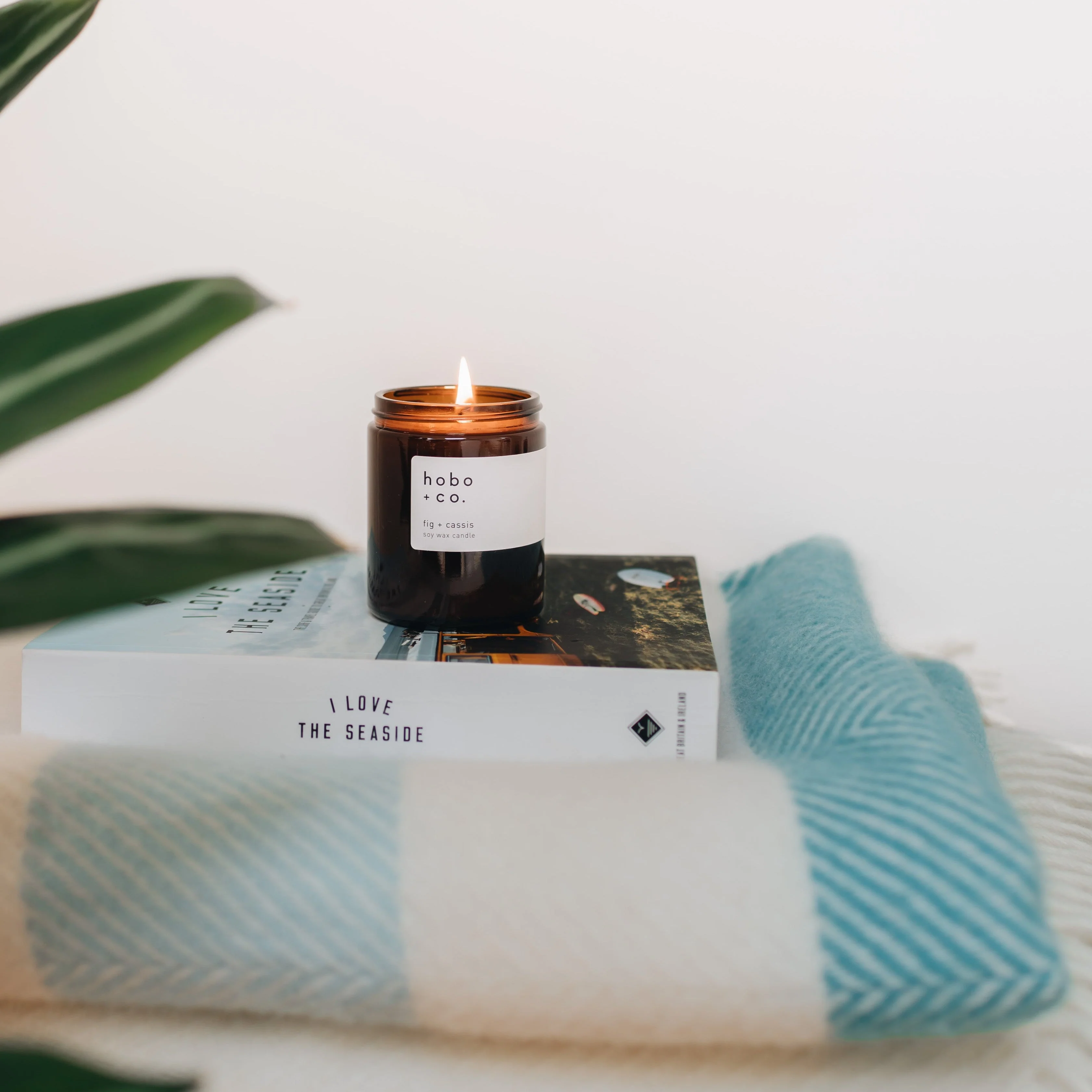 Glass Jar Fig and Cassis Candle - Image 2