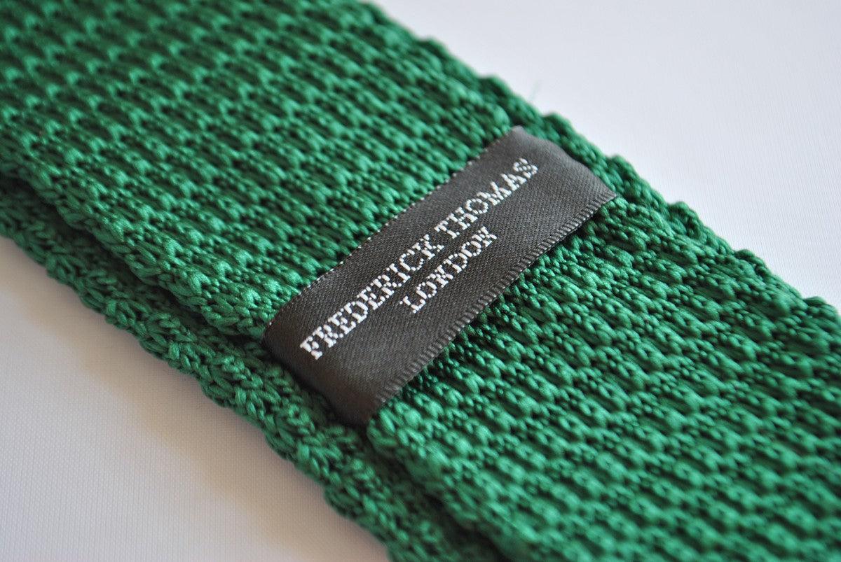 green skinny knitted tie with pink tip - Image 4