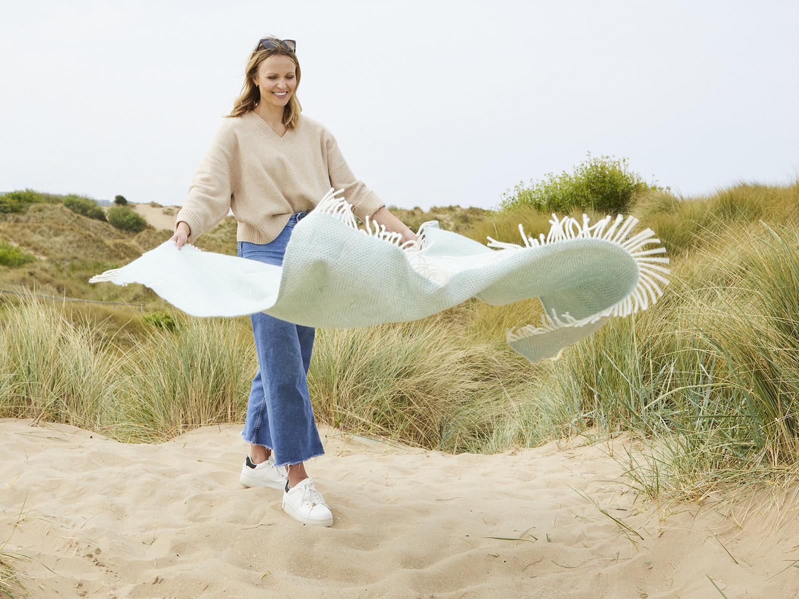 Honeycomb Pure New Wool Throw - Ocean - Image 4