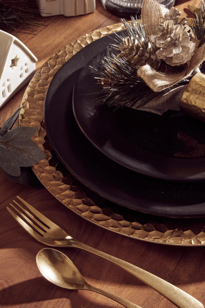 Hygge Black Stoneware Dinner Plate - Image 13