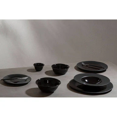 Hygge Black Stoneware Pizza Plate - Image 6