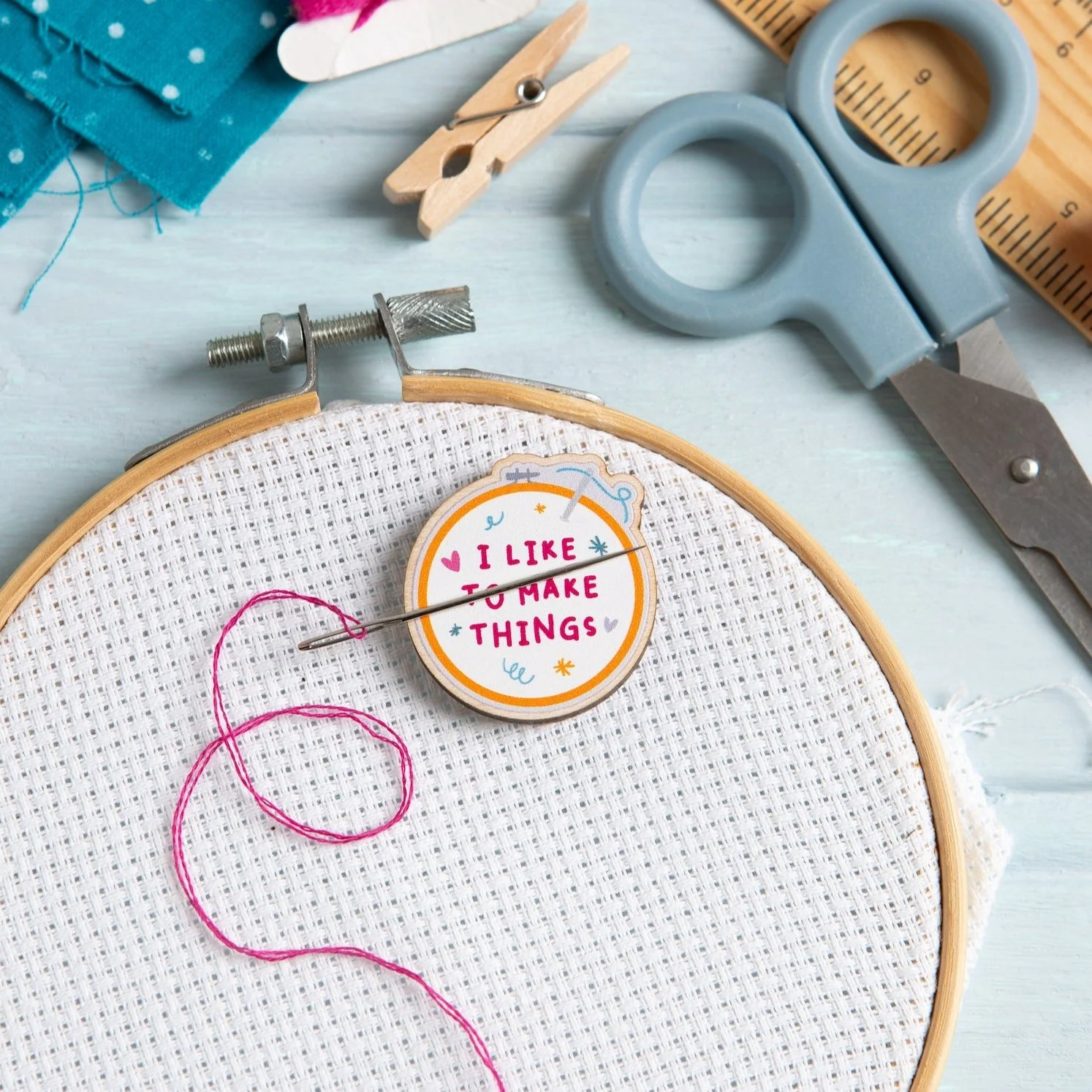 I Like To Make Things Magnetic Needle Minder - Image 4