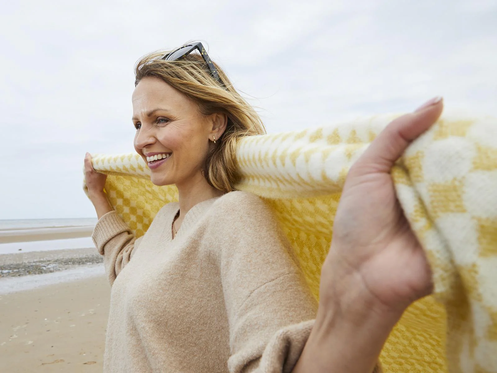 Jacquard Spot Pure New Wool Throw - Oil Yellow - Image 2