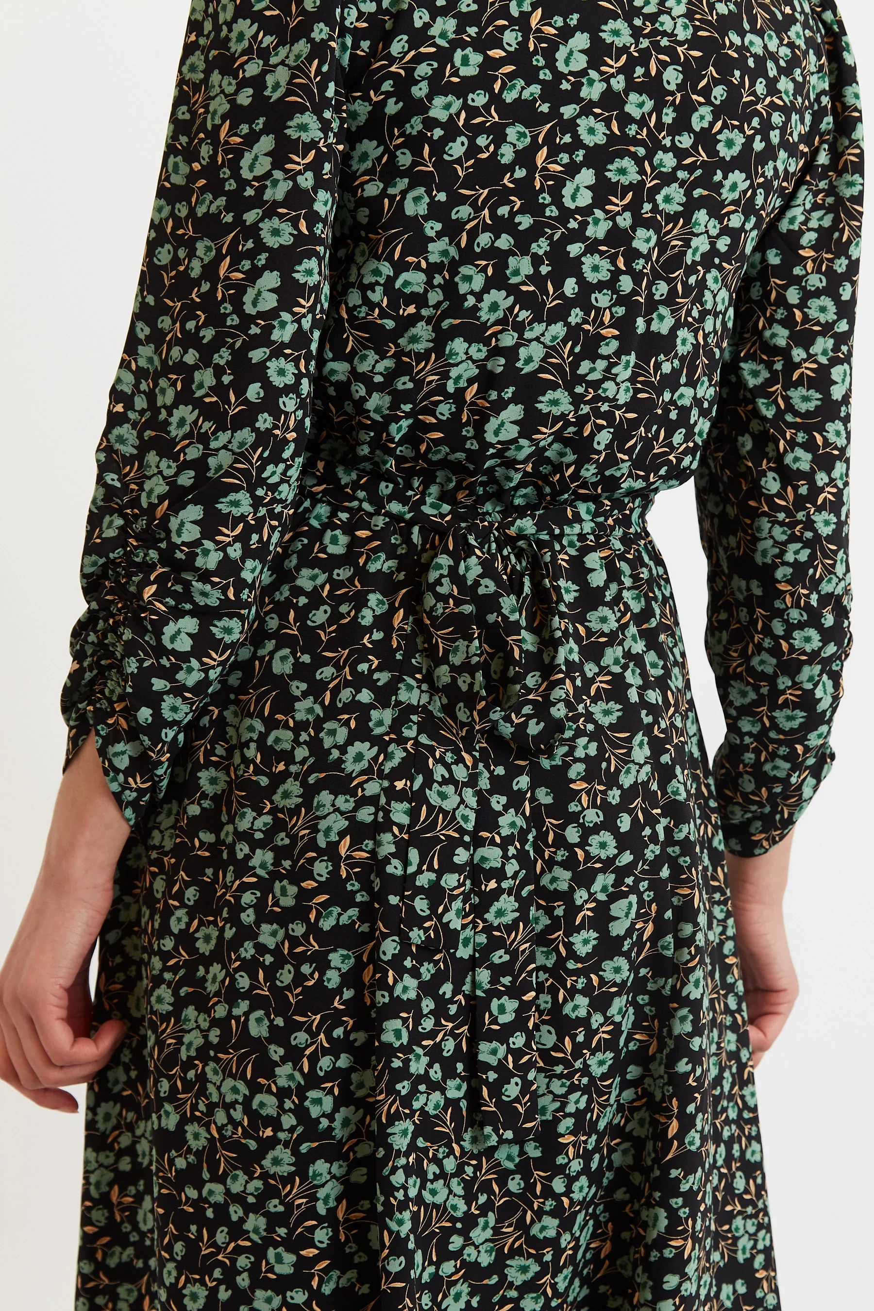 Kathlyn Fleur Vert Print Long Sleeve Midi Dress - Image 5
