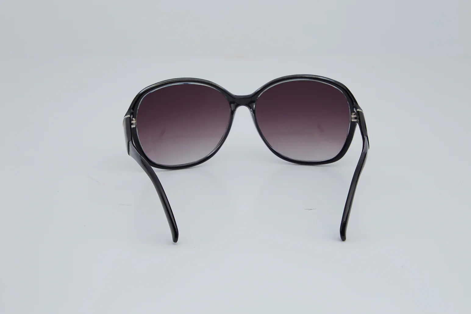 Kauri Black Sunglasses - Image 5