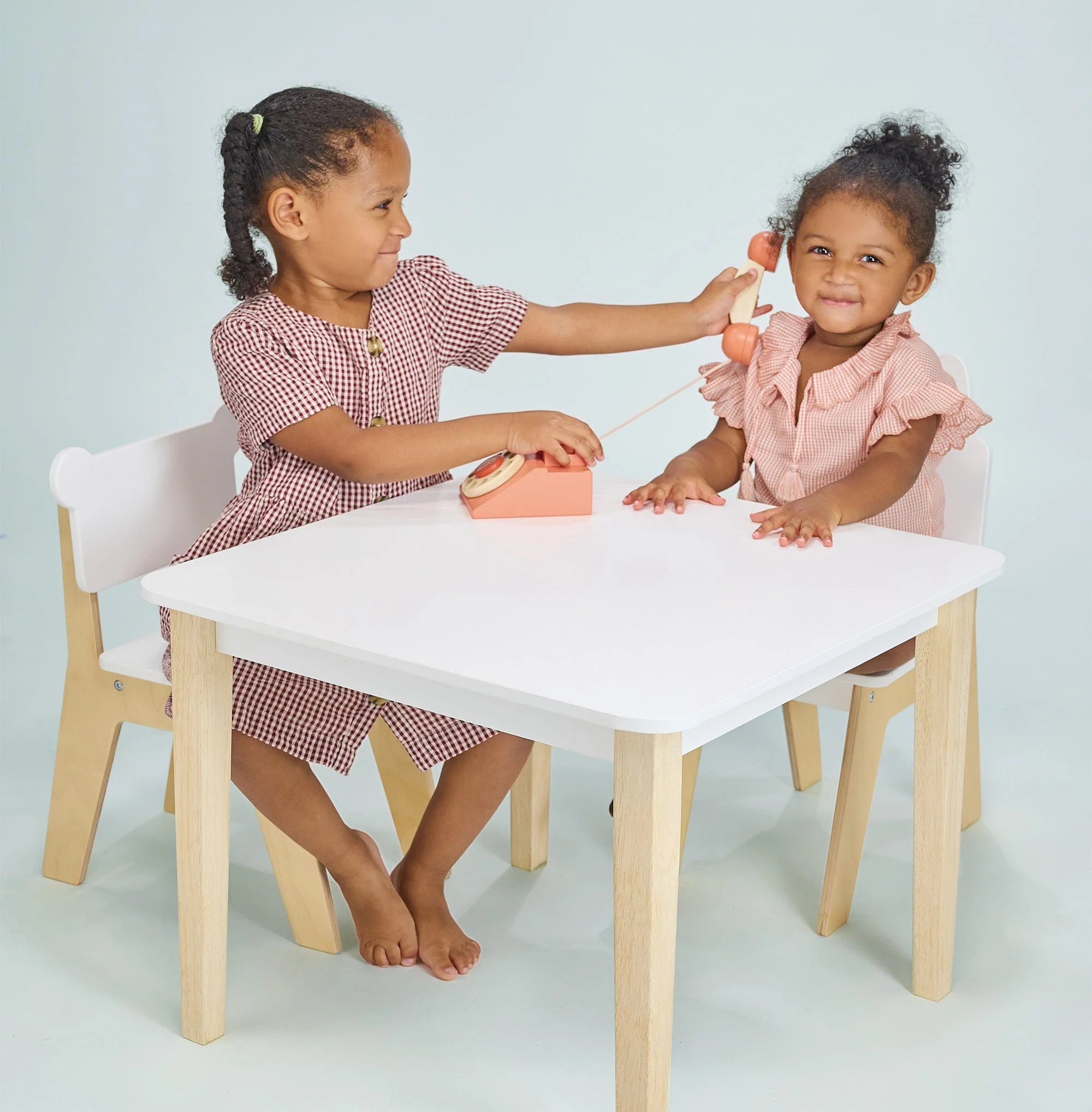 Kid's Table - Image 2