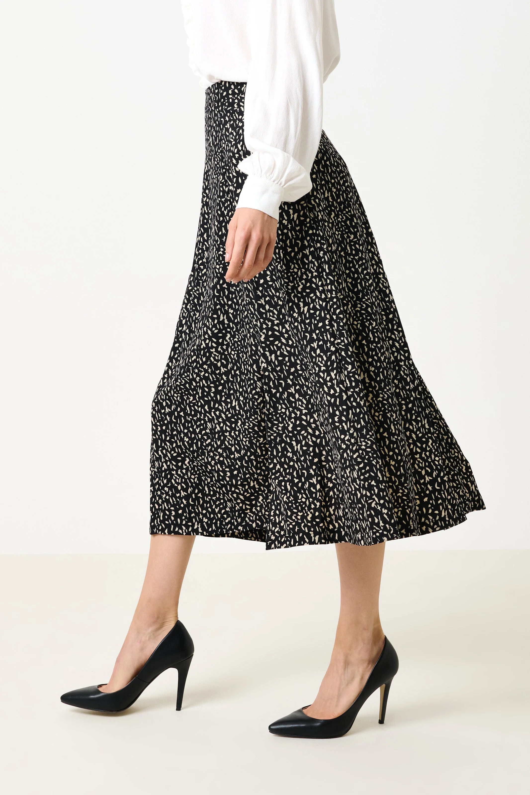 Kiyo Black Geo 11 Printed Midi Skirt - Image 2