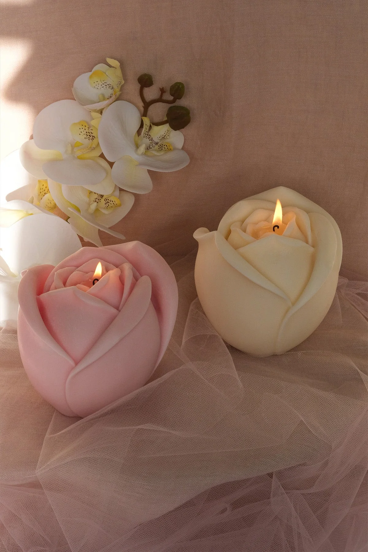 Large Rose Shaped Candle - Image 3