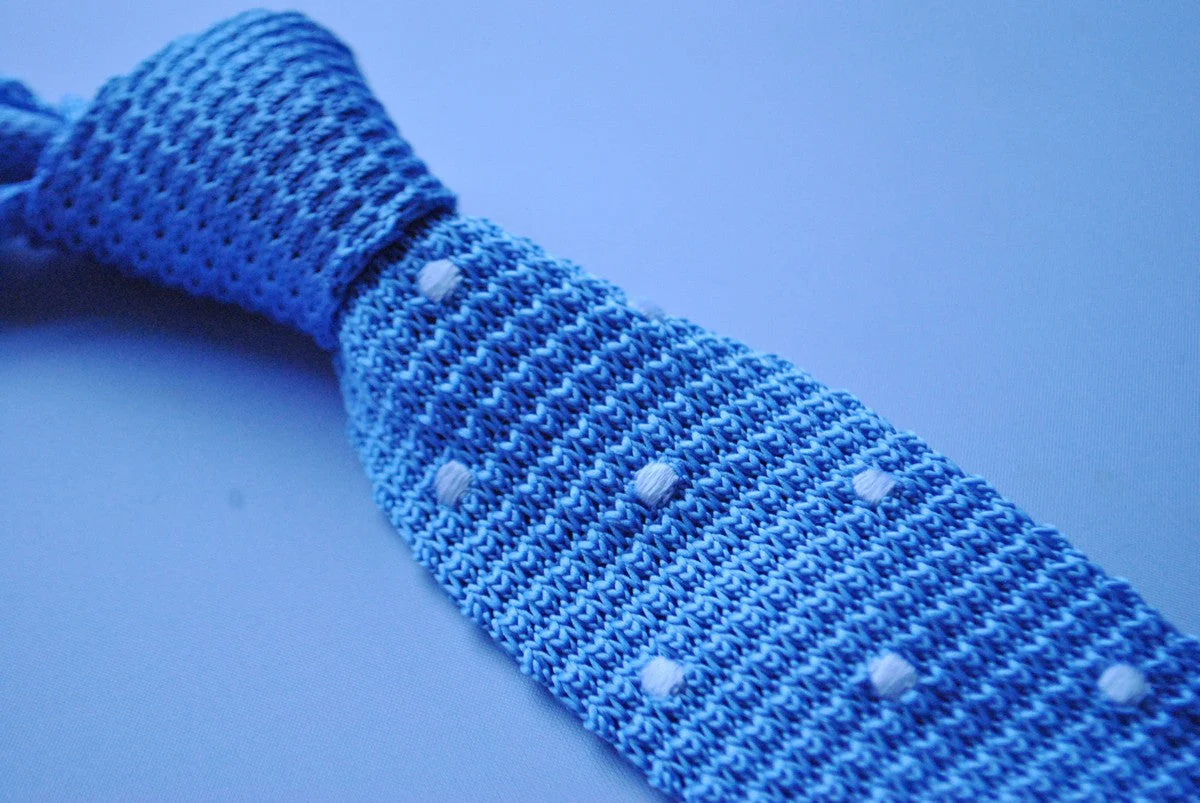 light blue skinny knitted tie with white polka dots - Image 2