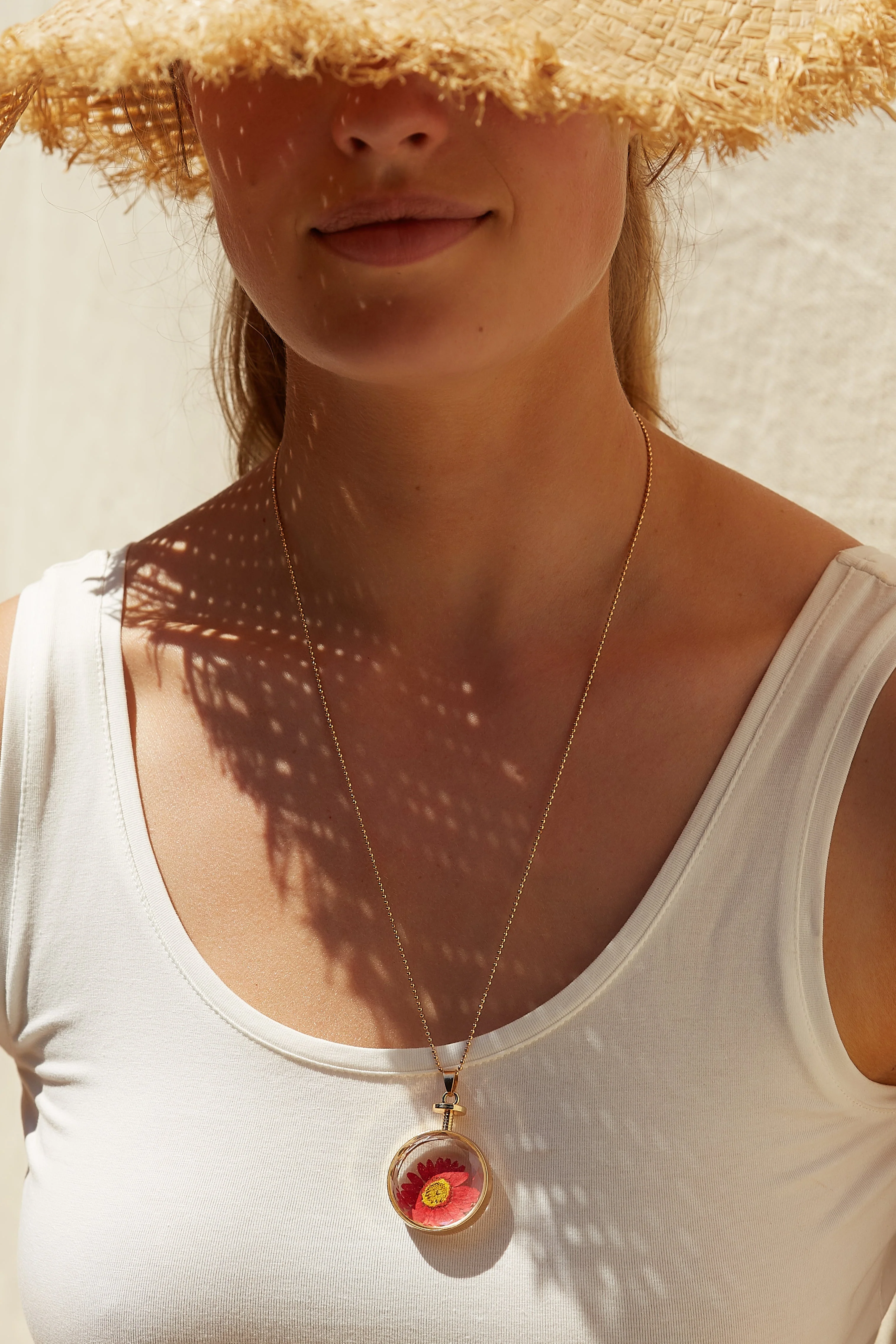 Louche Bani Daisy Inlay Pendant Necklace - Red - Image 3