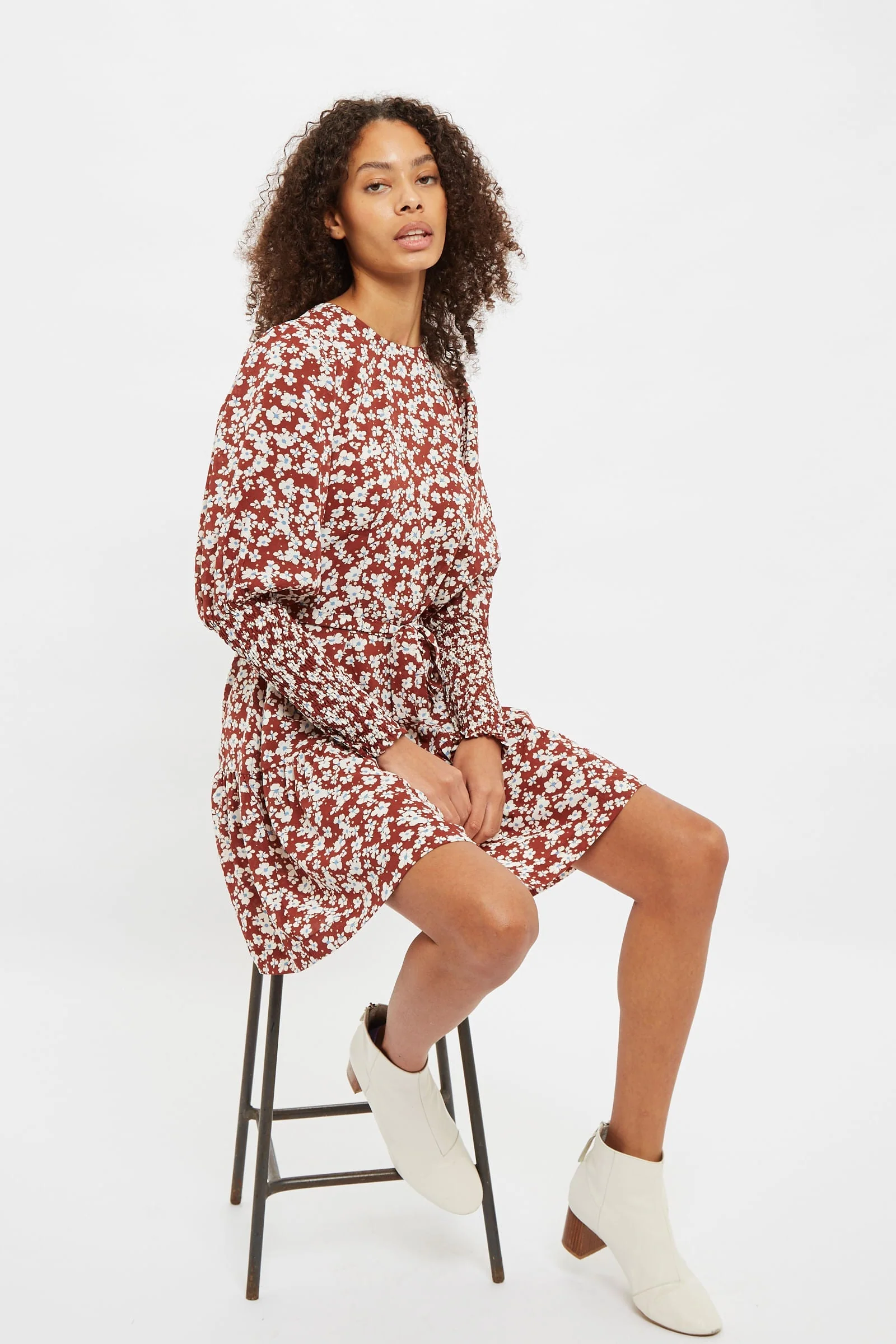 Louche Daphne Pretty Woman Print Statement Sleeve Mini Dress - Image 5