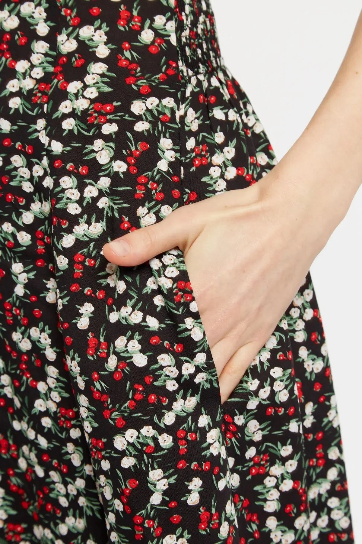 Louche Minerva Jolly Ditsy Print Puff Sleeve Midi Dress - Image 3