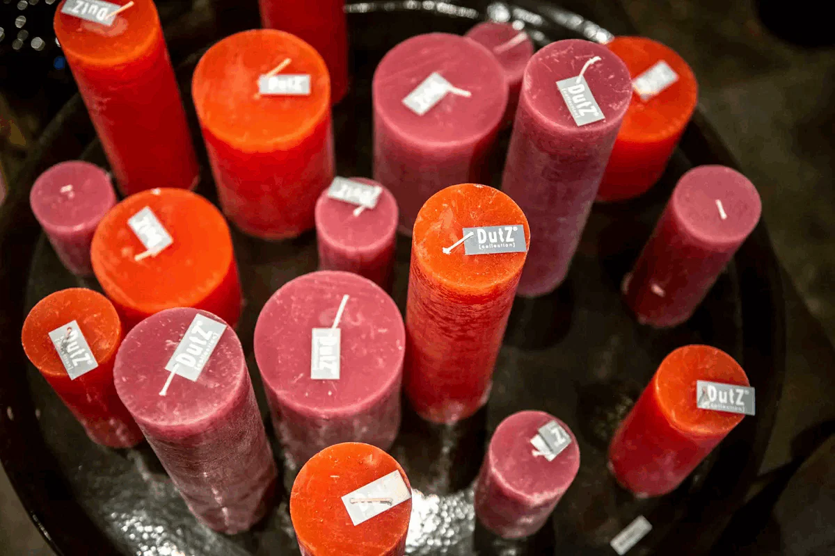 Luxury RUSTIC Candle - CORAL RED - Image 4