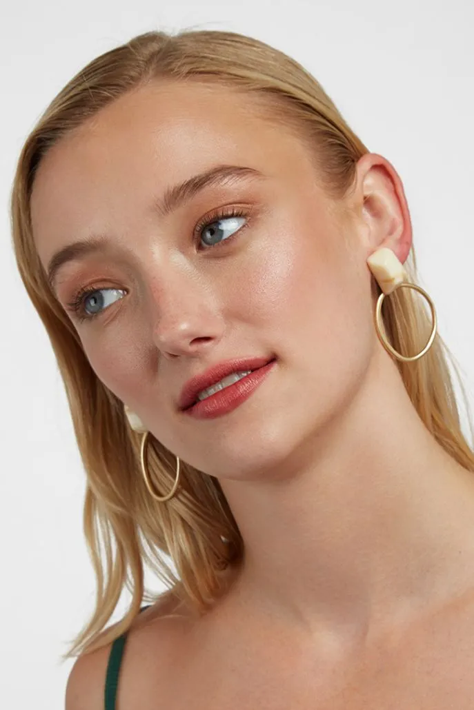 Mahol White Stone Matte Gold Hoop Earrings - Image 3