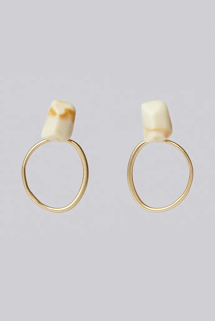 Mahol White Stone Matte Gold Hoop Earrings - Image 4