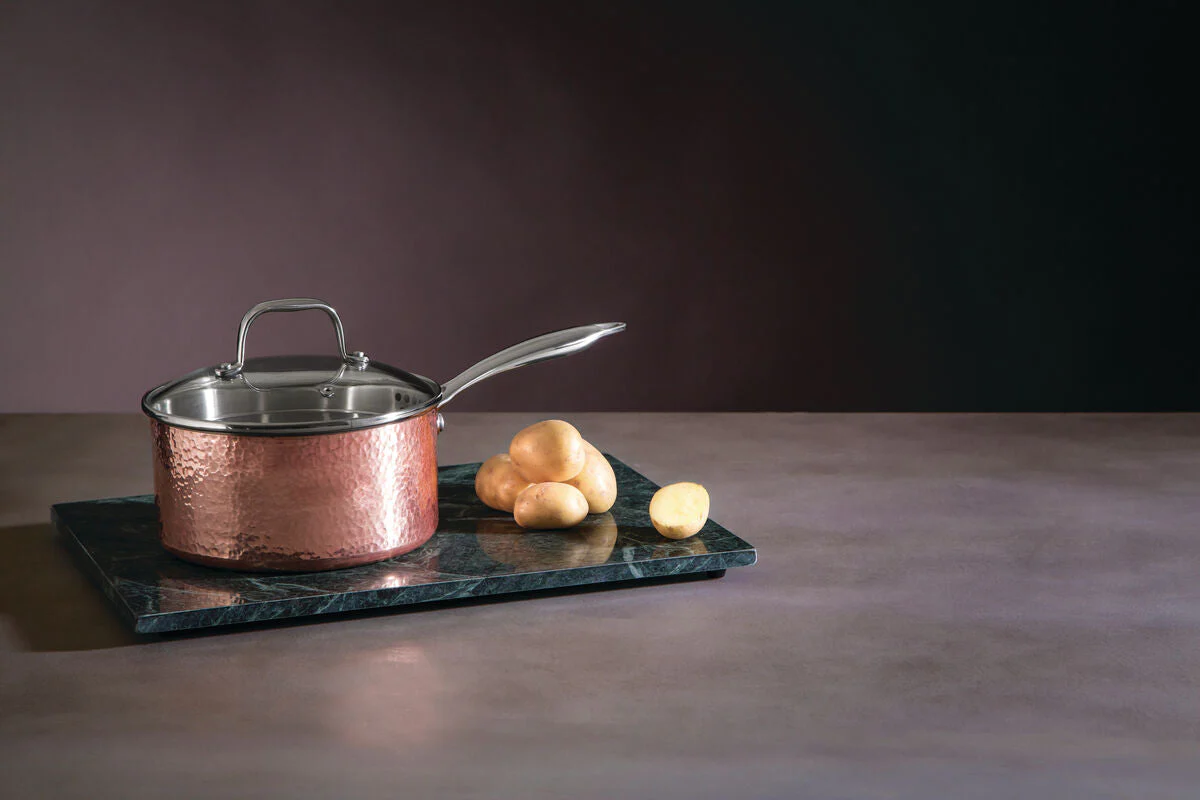 Minerva Medium 18 cm Hammered Copper Finish Saucepan with Lid - Image 3