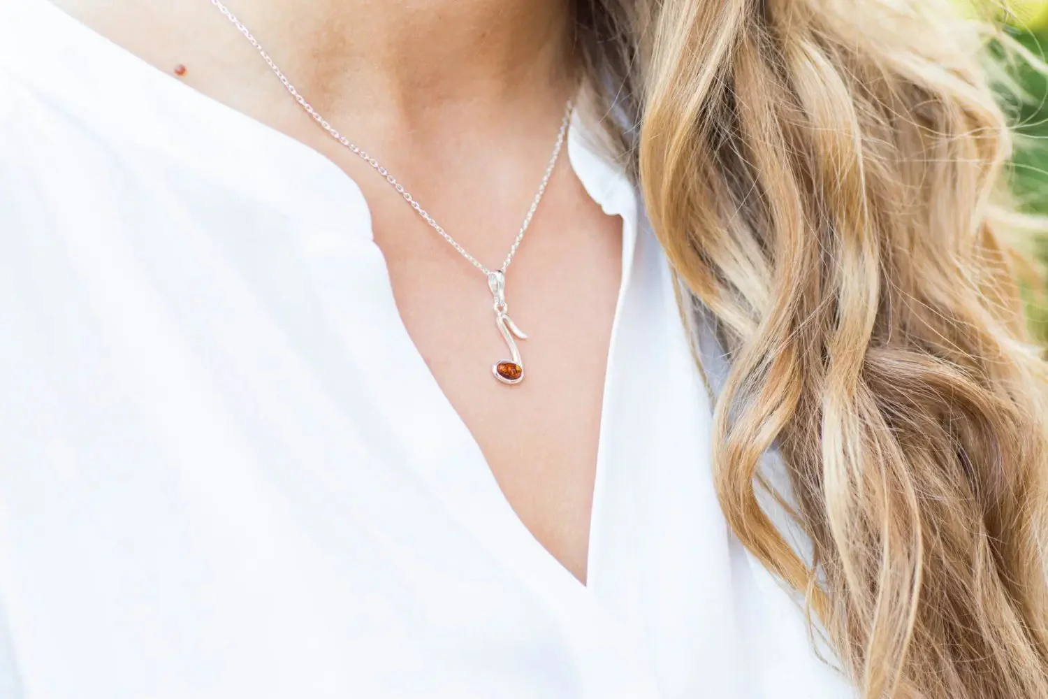 Mini Amber Music Note Pendant - Image 2